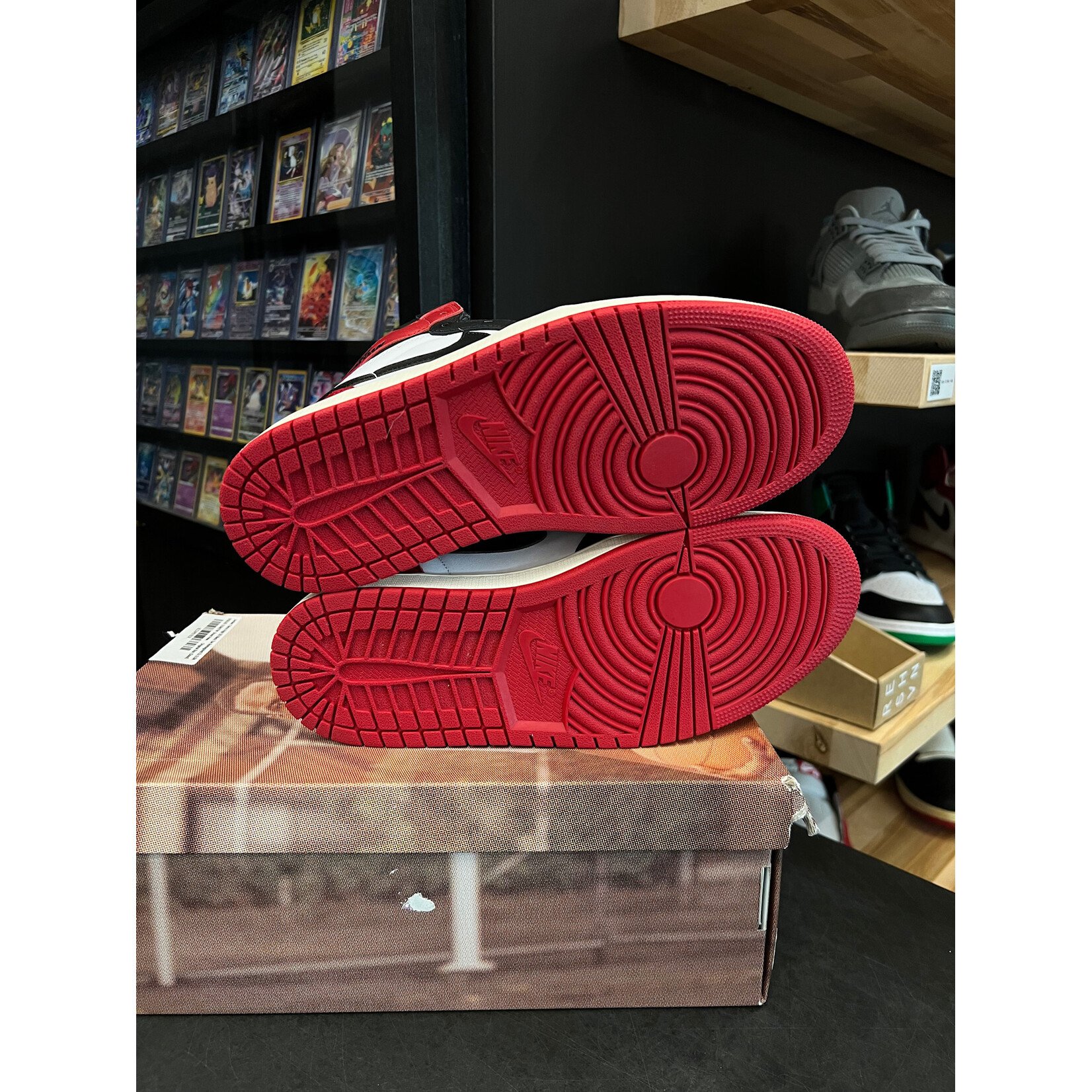 Jordan Jordan 1 Retro High OG Black Toe Reimagined Size 9.5, PREOWNED