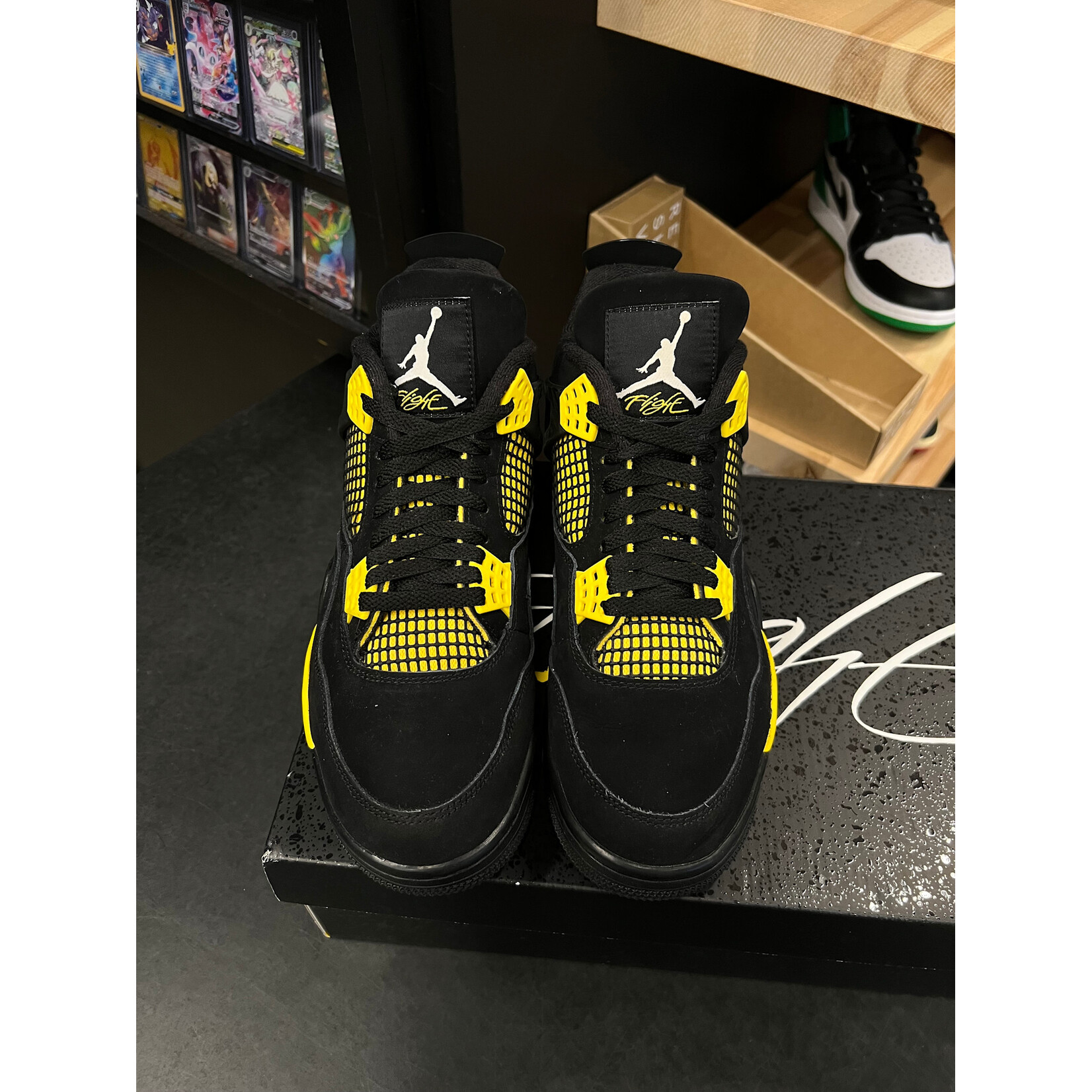 Jordan Jordan 4 Retro Thunder (2023) Size 10.5, PREOWNED