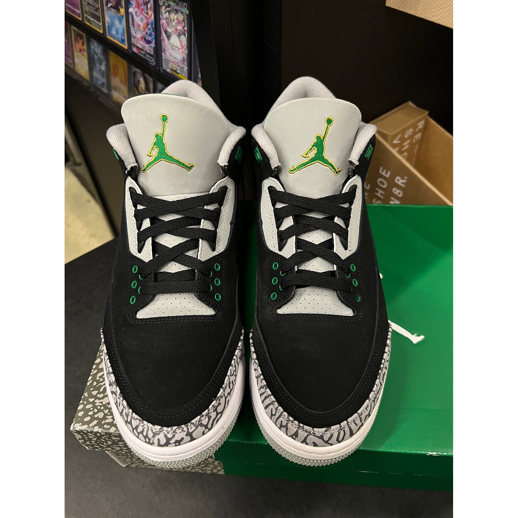 Jordan Jordan 3 Retro Pine Green Size 10.5, PREOWNED