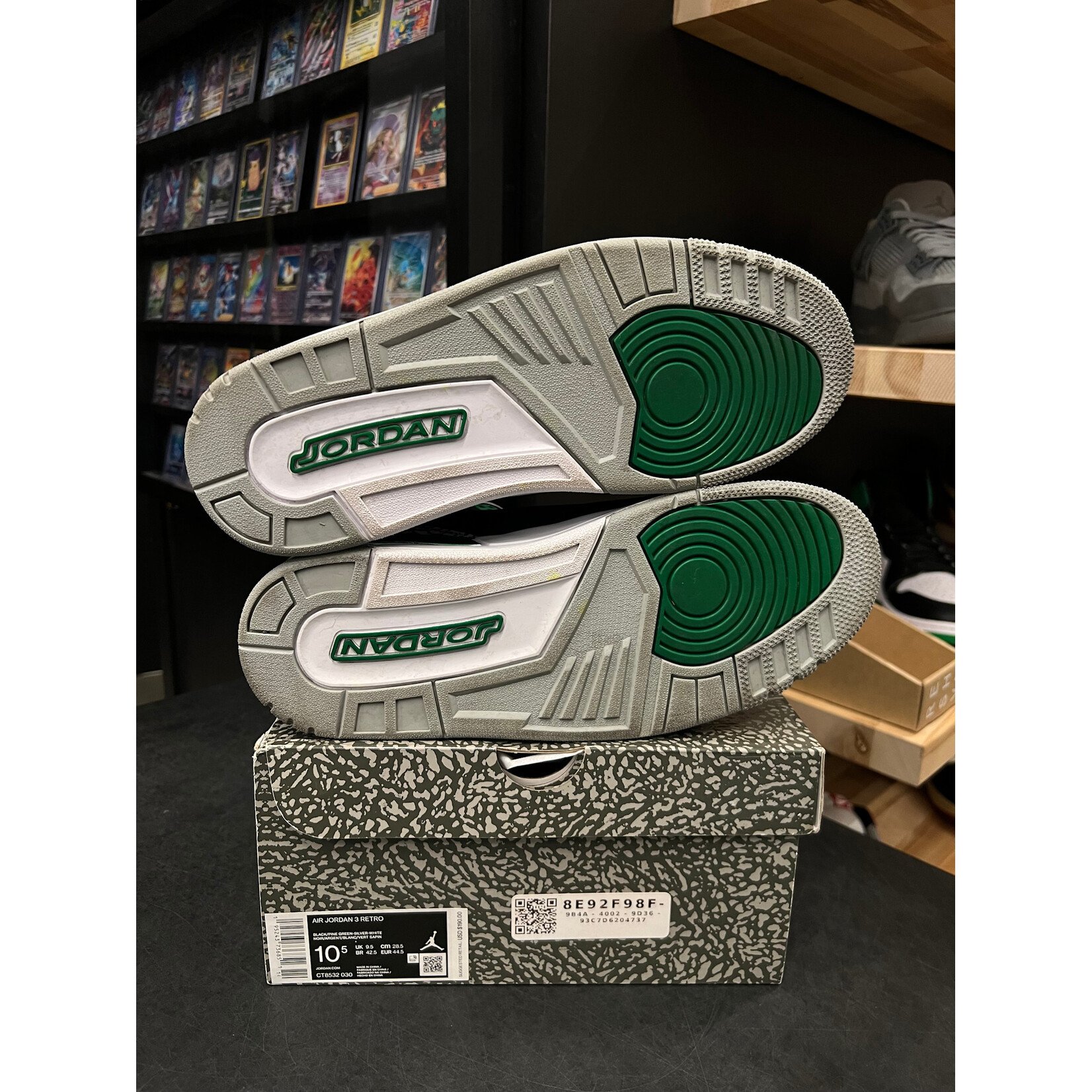 Jordan Jordan 3 Retro Pine Green Size 10.5, PREOWNED