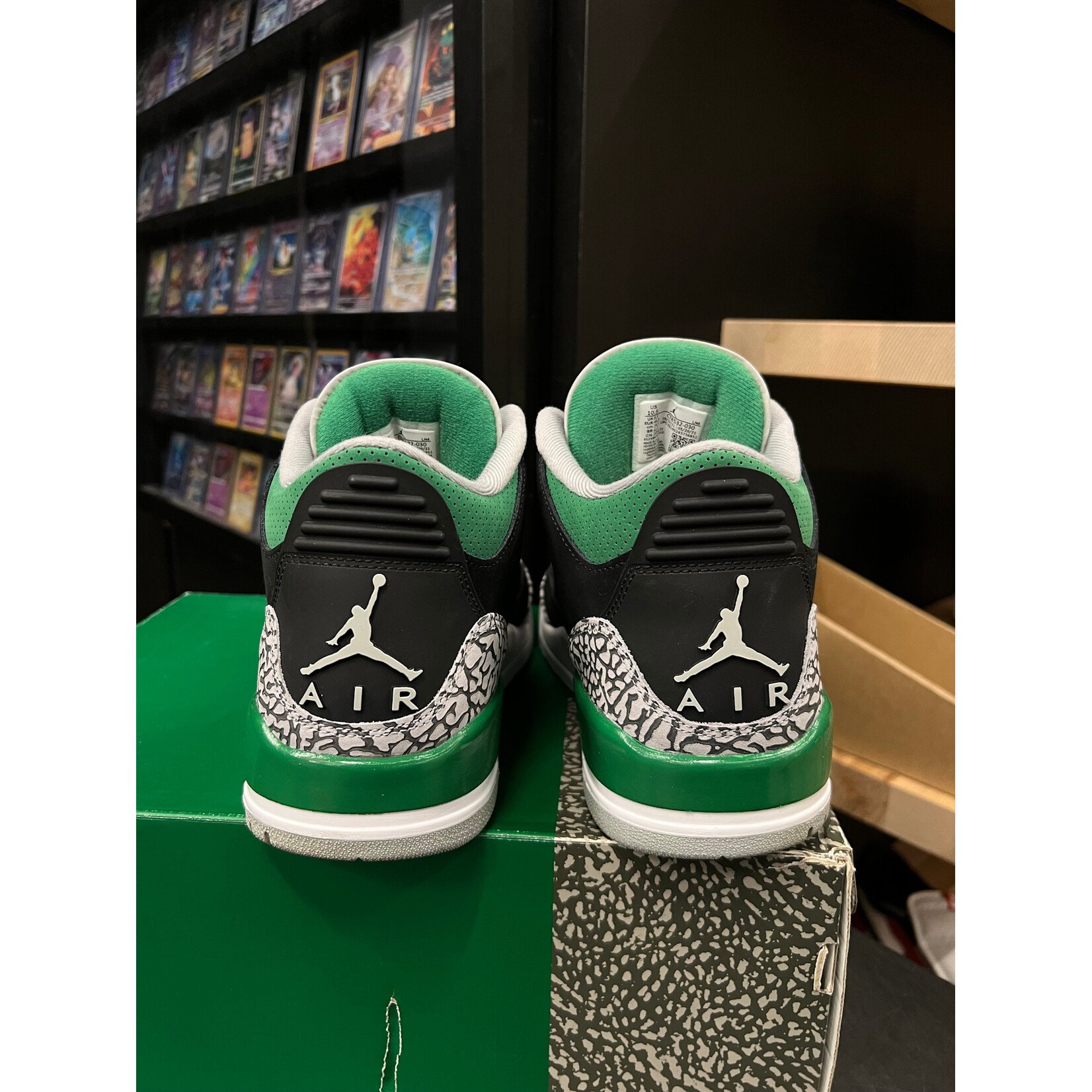 Jordan Jordan 3 Retro Pine Green Size 10.5, PREOWNED