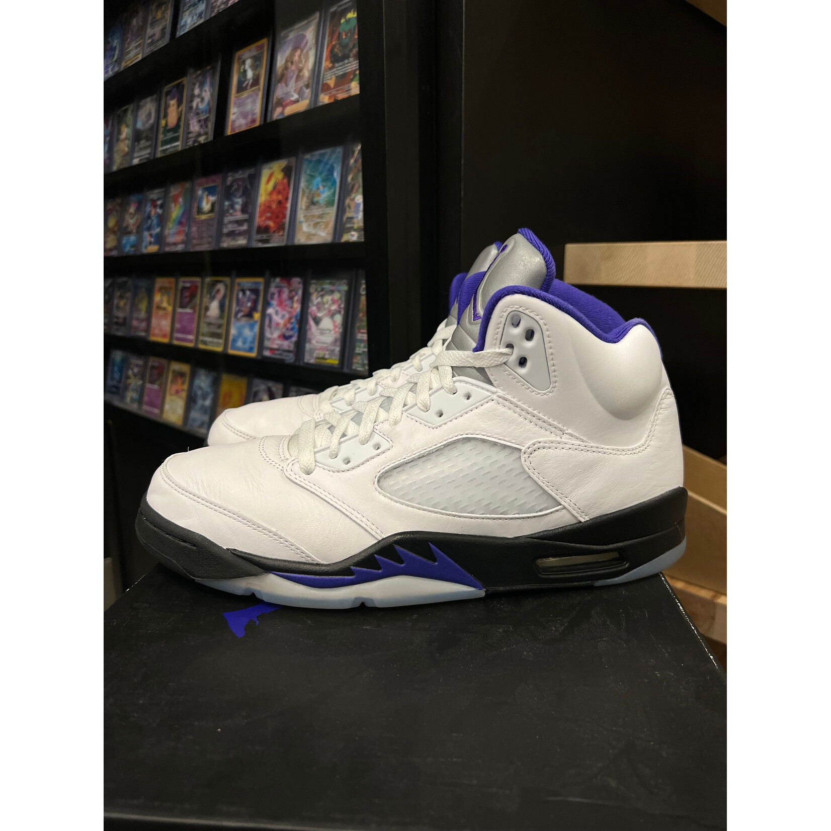 Jordan Jordan 5 Retro Dark Concord Size 10.5, PREOWNED