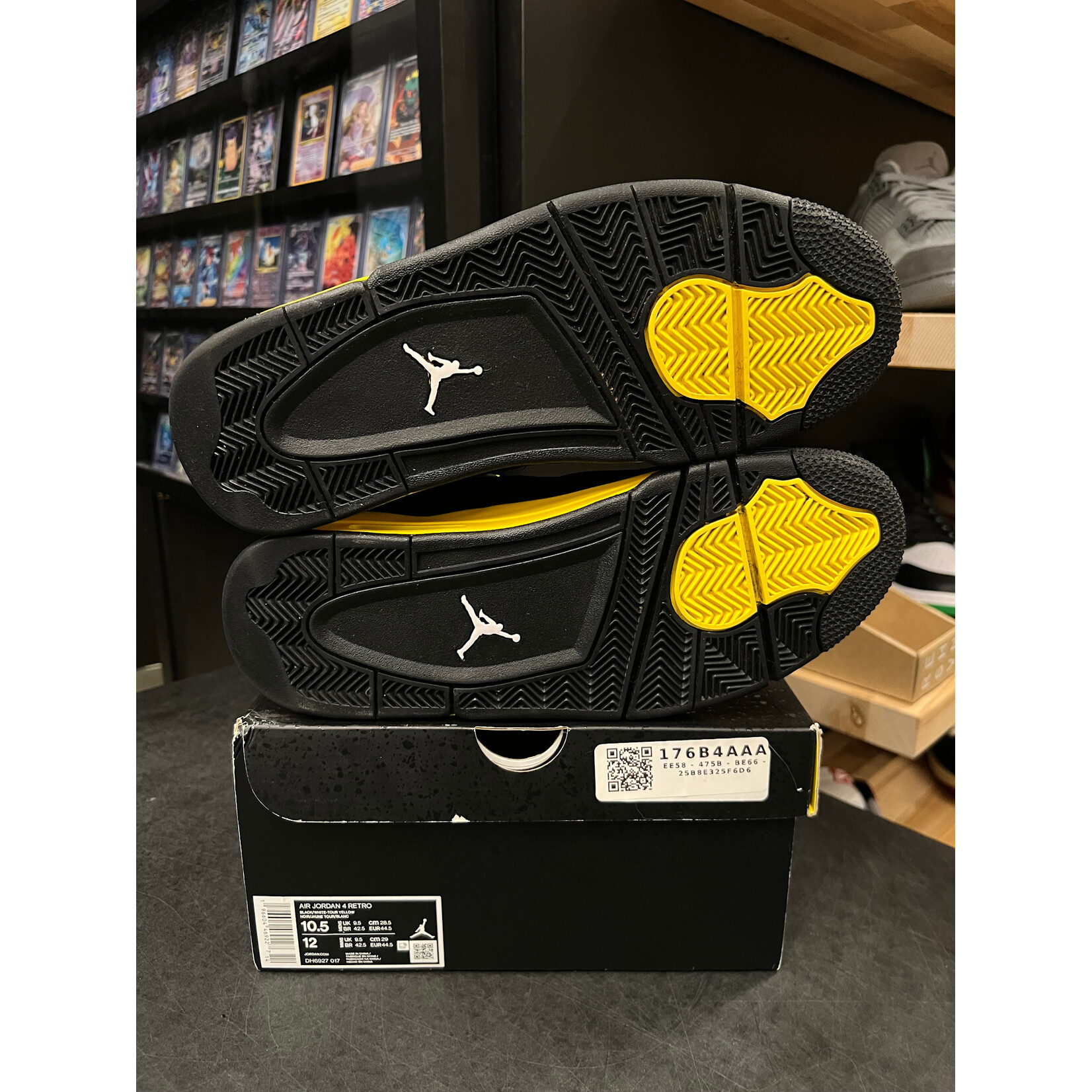 Jordan Jordan 4 Retro Thunder (2023) Size 9.5, PREOWNED