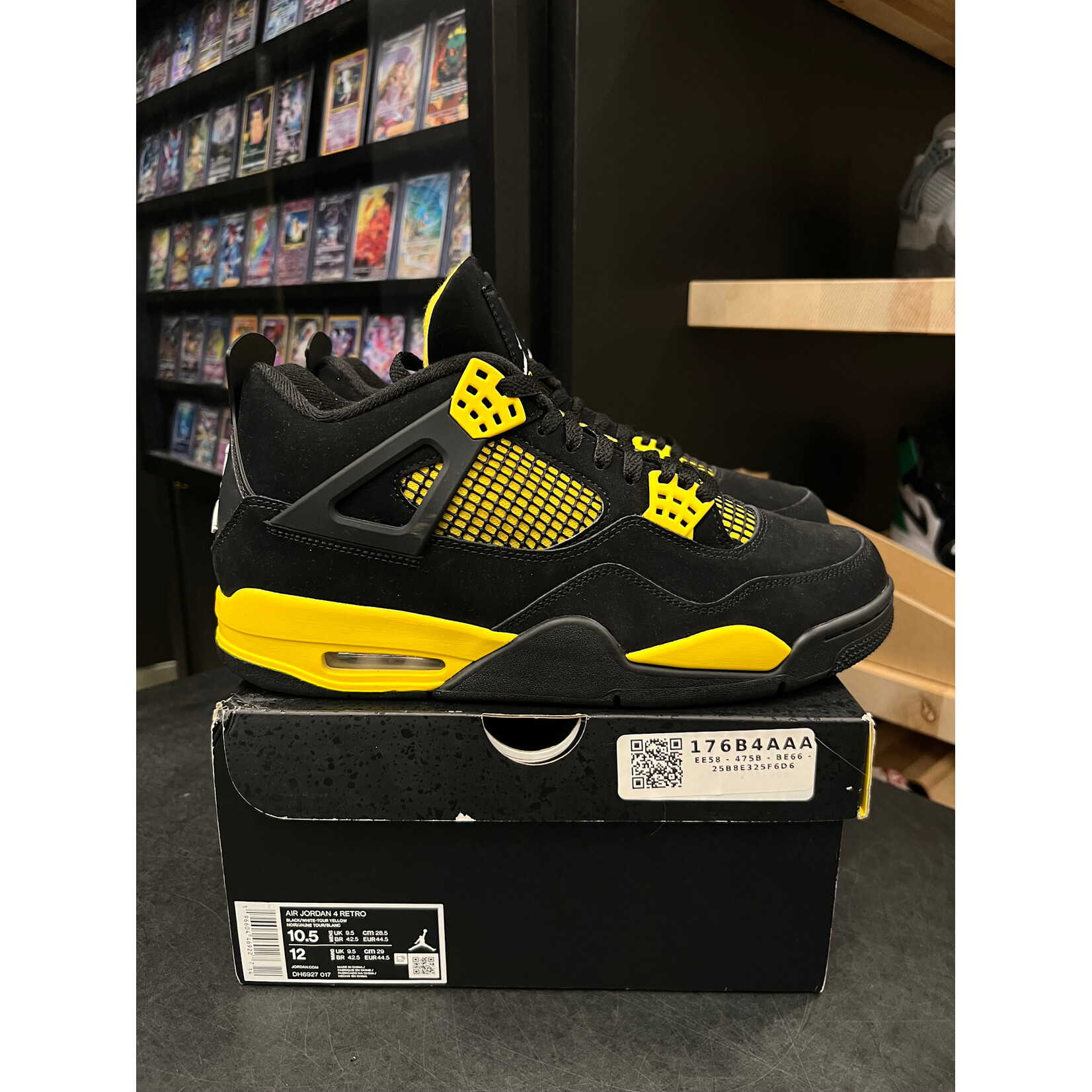 Jordan Jordan 4 Retro Thunder (2023) Size 9.5, PREOWNED