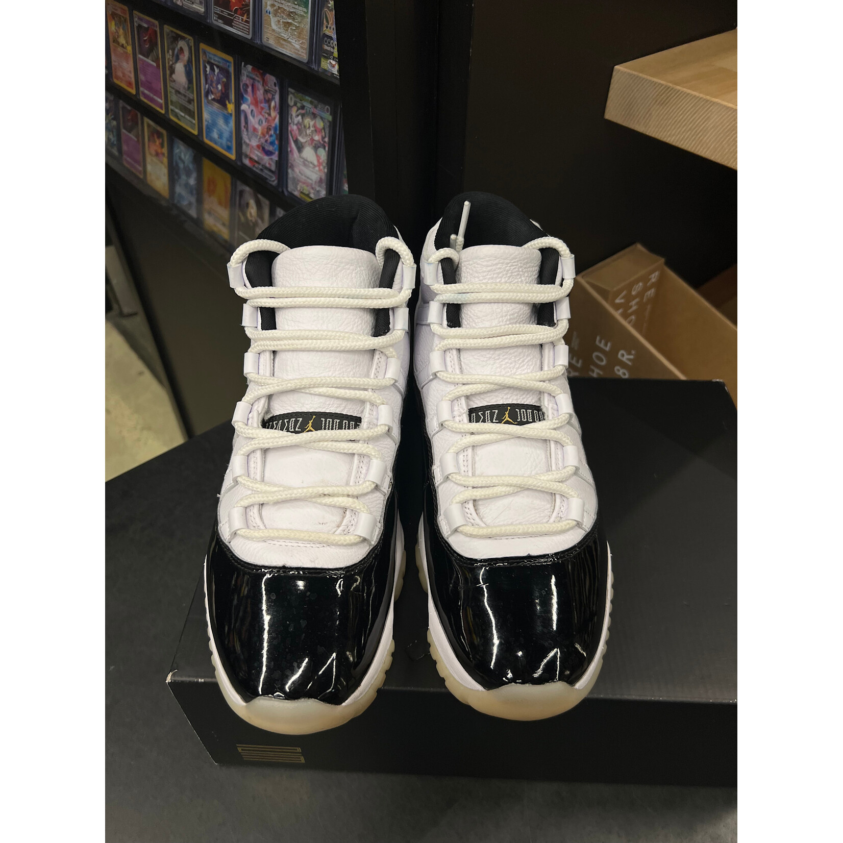 Jordan Jordan 11 Retro DMP Gratitude (2023) Size 10, PREOWNED