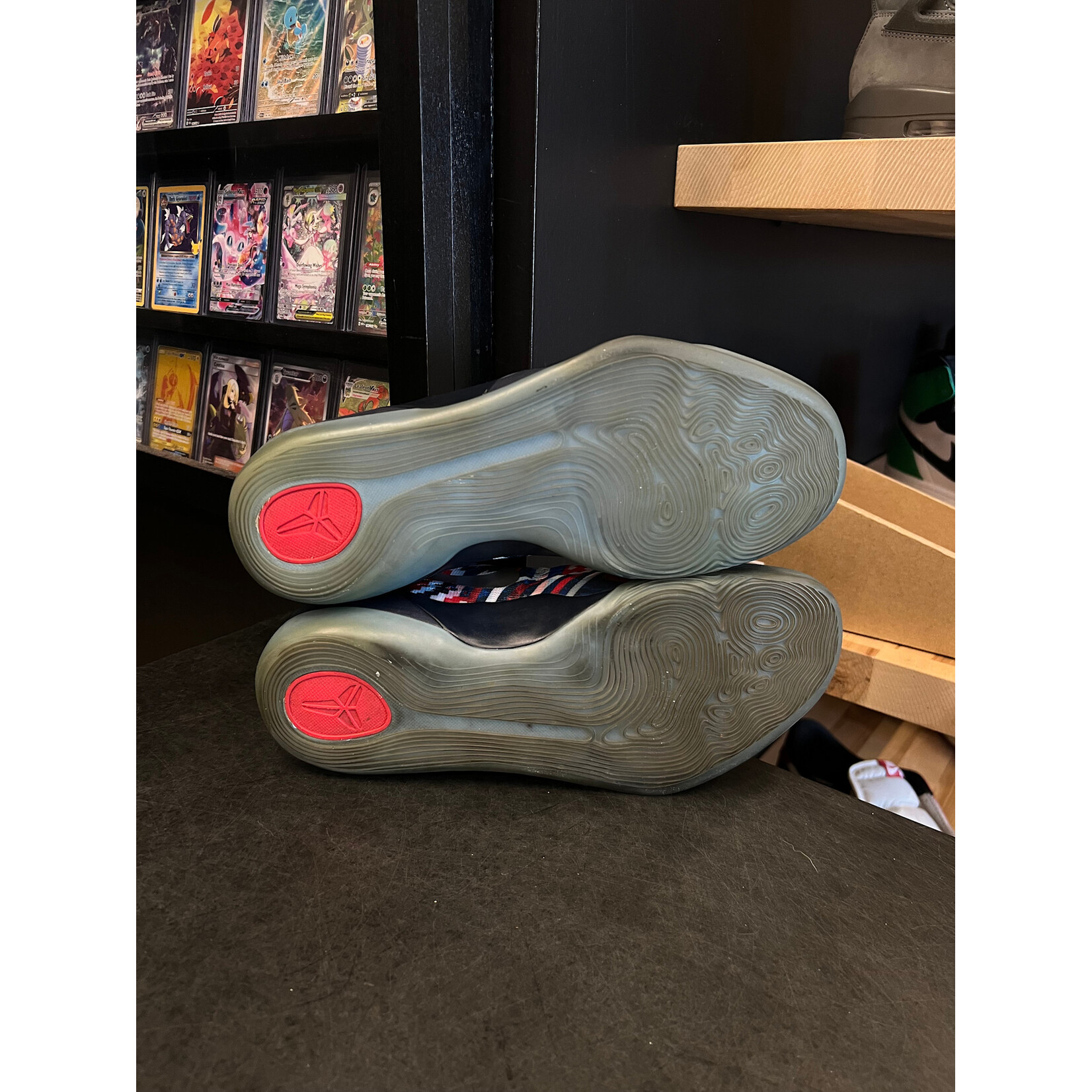 Nike Nike Kobe 9 EM Low Indpendence Day Size 8.5, PREOWNED