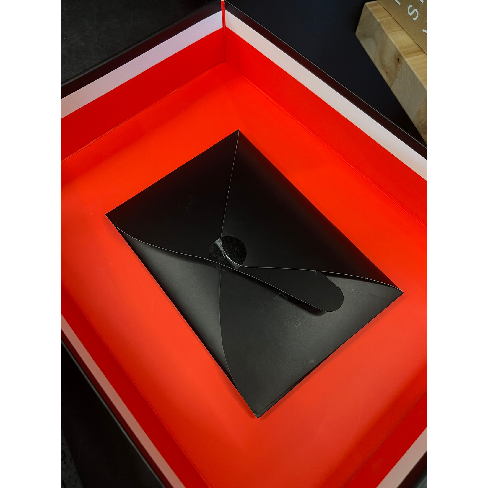 Jordan Jordan 4 Retro Fire Red Singles Day (2018) (Women's) Size 6W, PREOWNED PADS TOE BOX CREASED