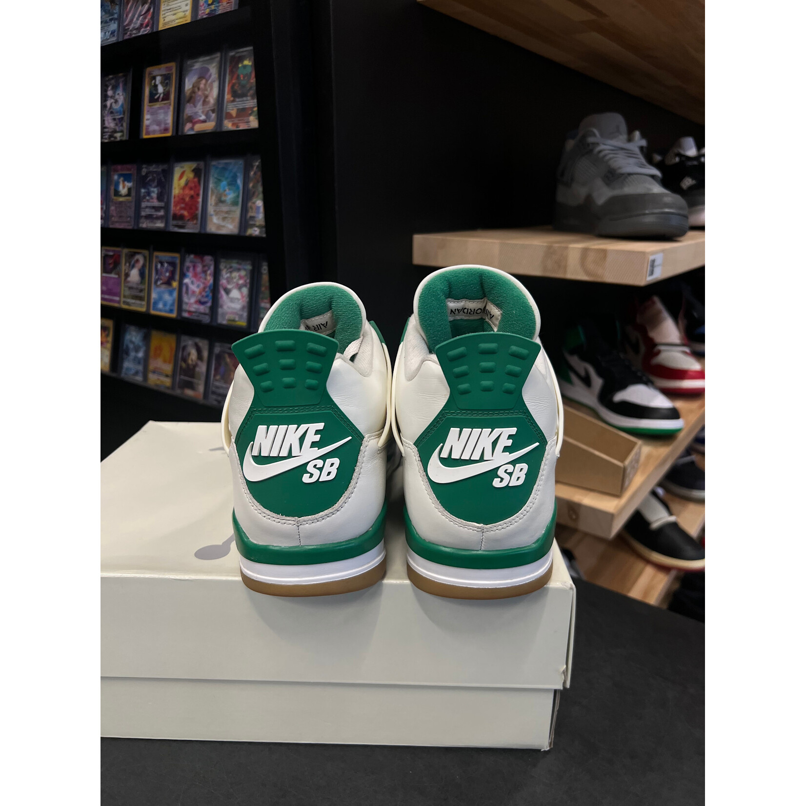 Jordan Jordan 4 Retro SB Pine Green Size 14, PREOWNED