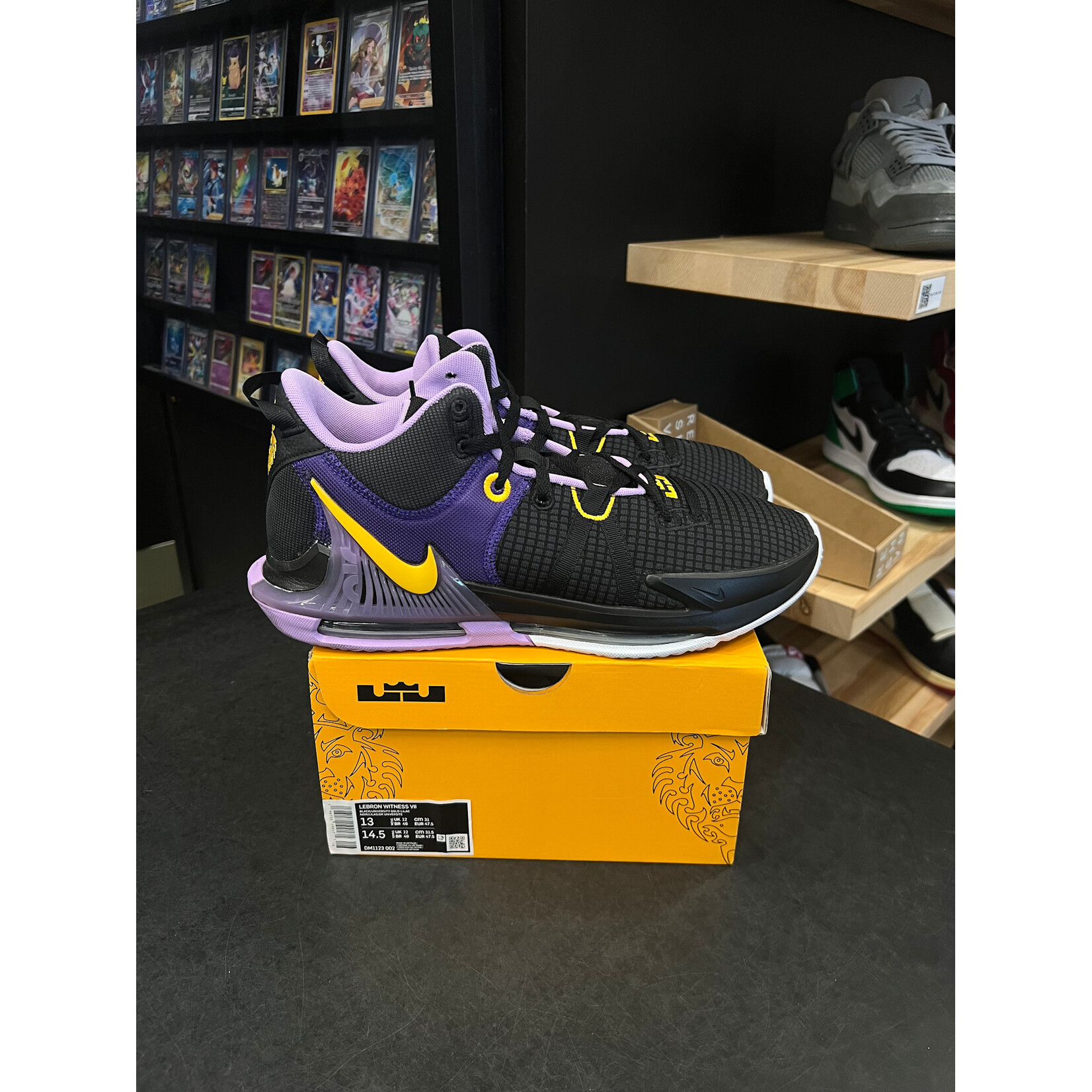 Nike Nike LeBron Witness 7 White Black Metallic Silver Size 13, PREOWNED