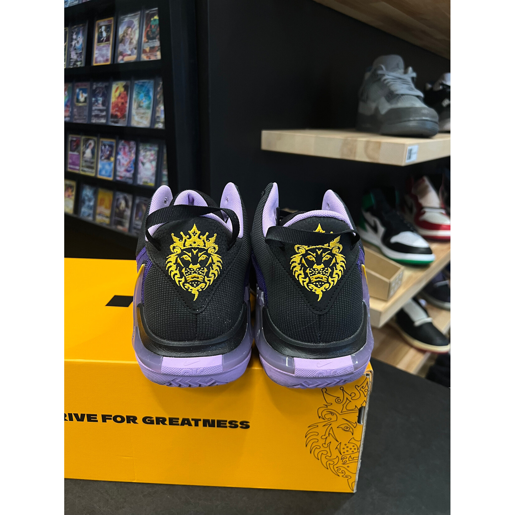 Nike Nike LeBron Witness 7 White Black Metallic Silver Size 13, PREOWNED