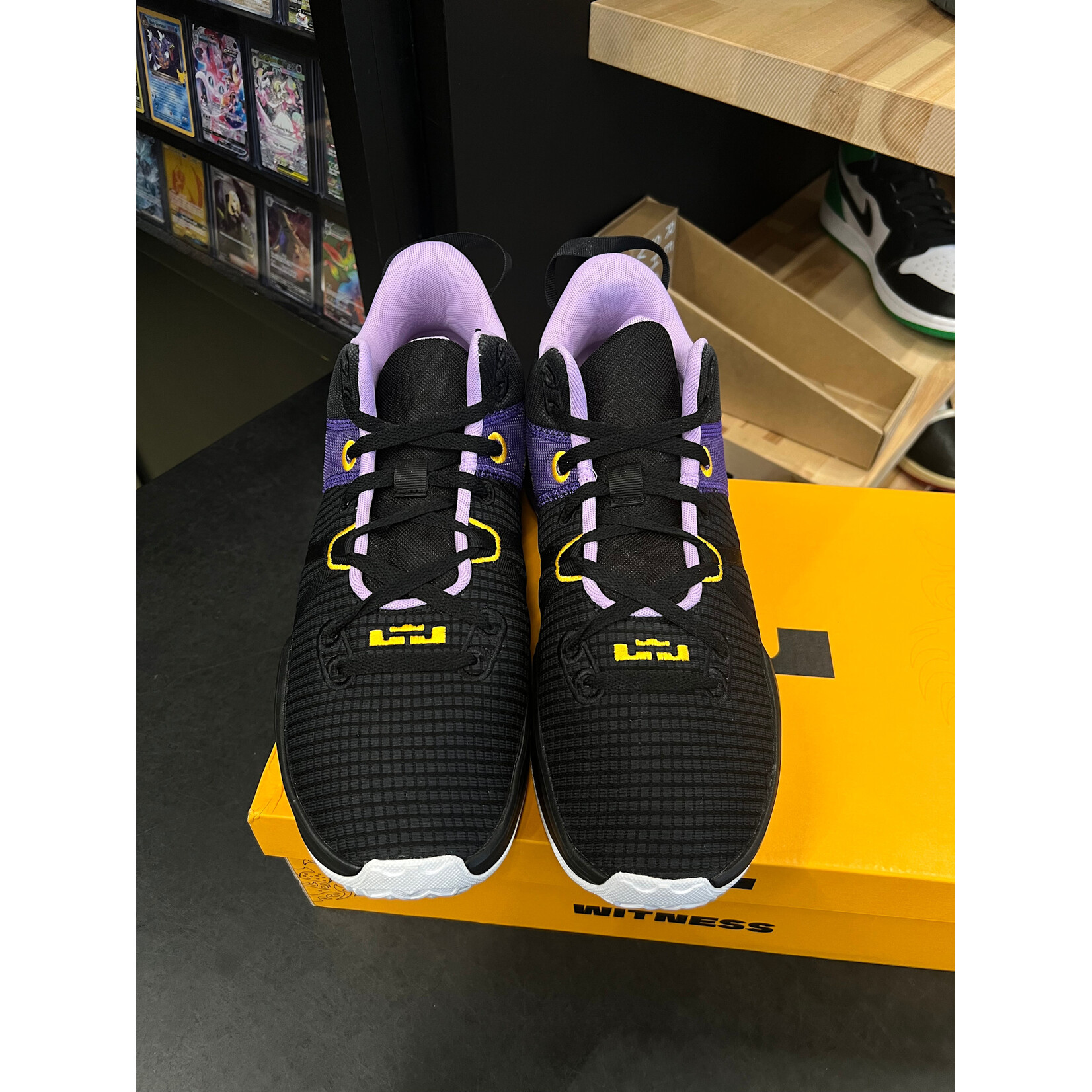 Nike Nike LeBron Witness 7 White Black Metallic Silver Size 13, PREOWNED