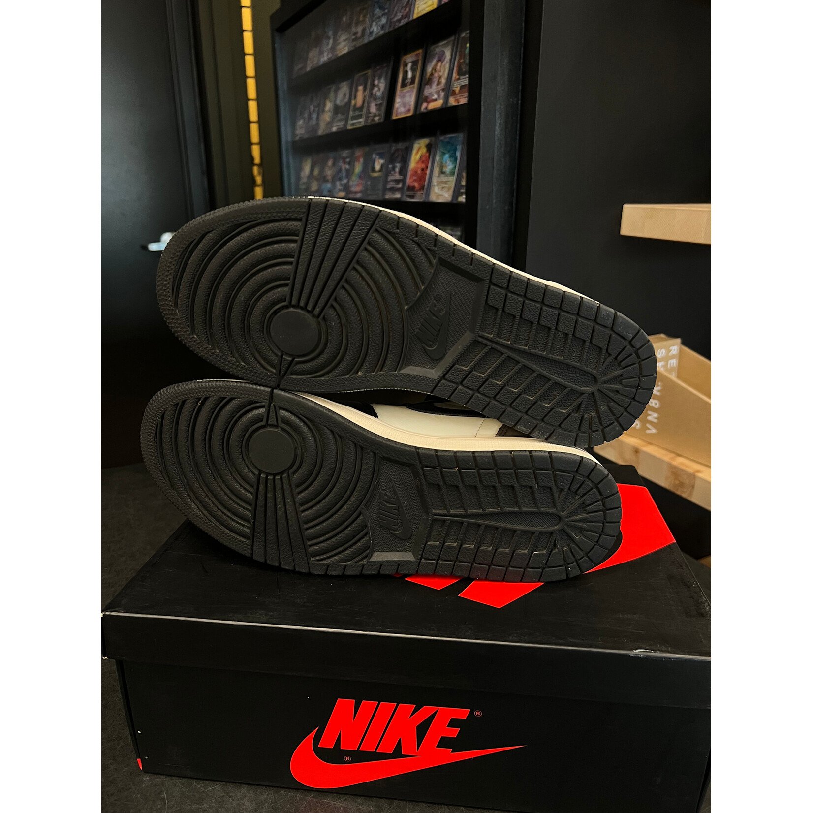 Jordan Jordan 1 Retro High Dark Mocha Size 8.5, PREOWNED