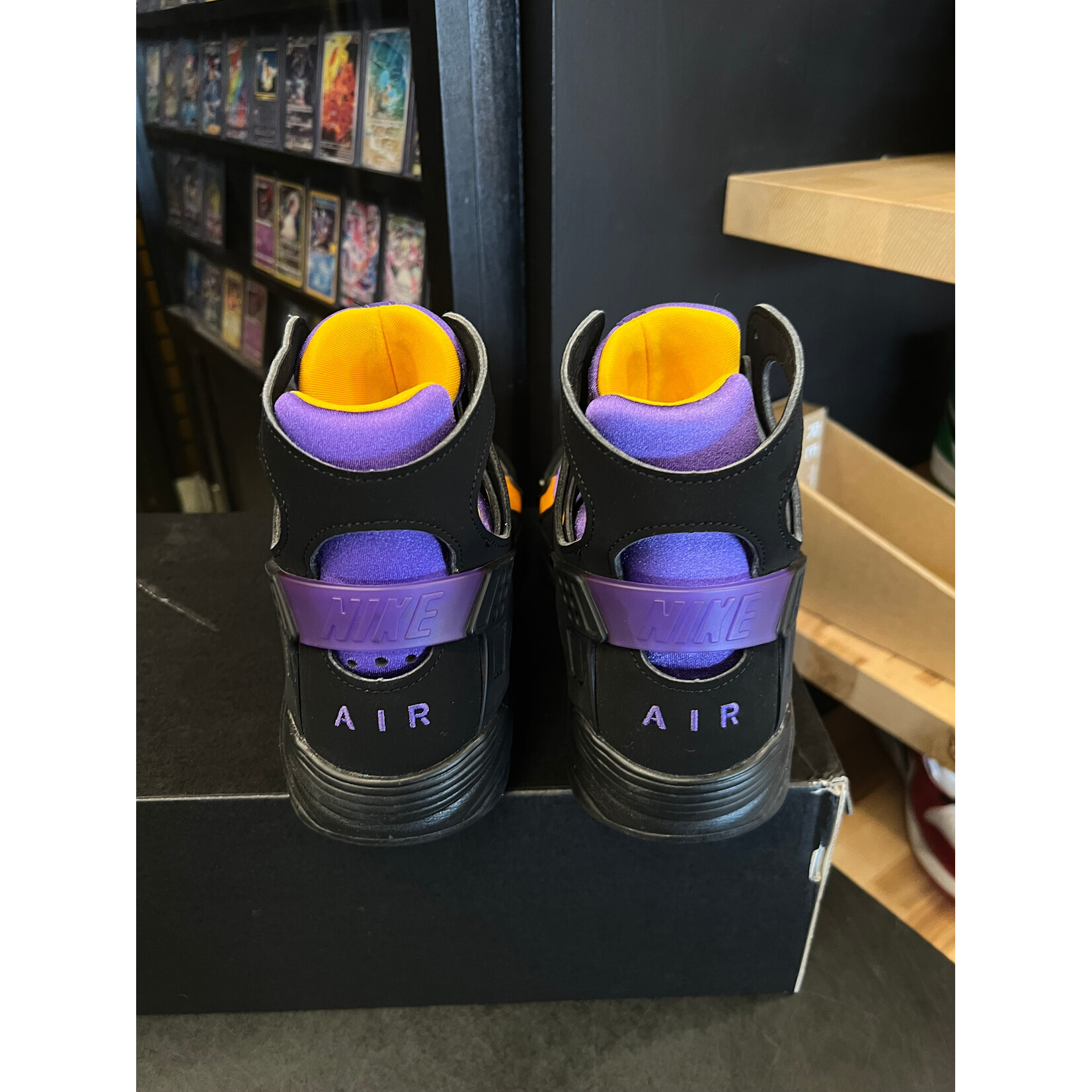 Nike Nike Air Flight Huarache Lakers Away Size 10.5, PREOWNED