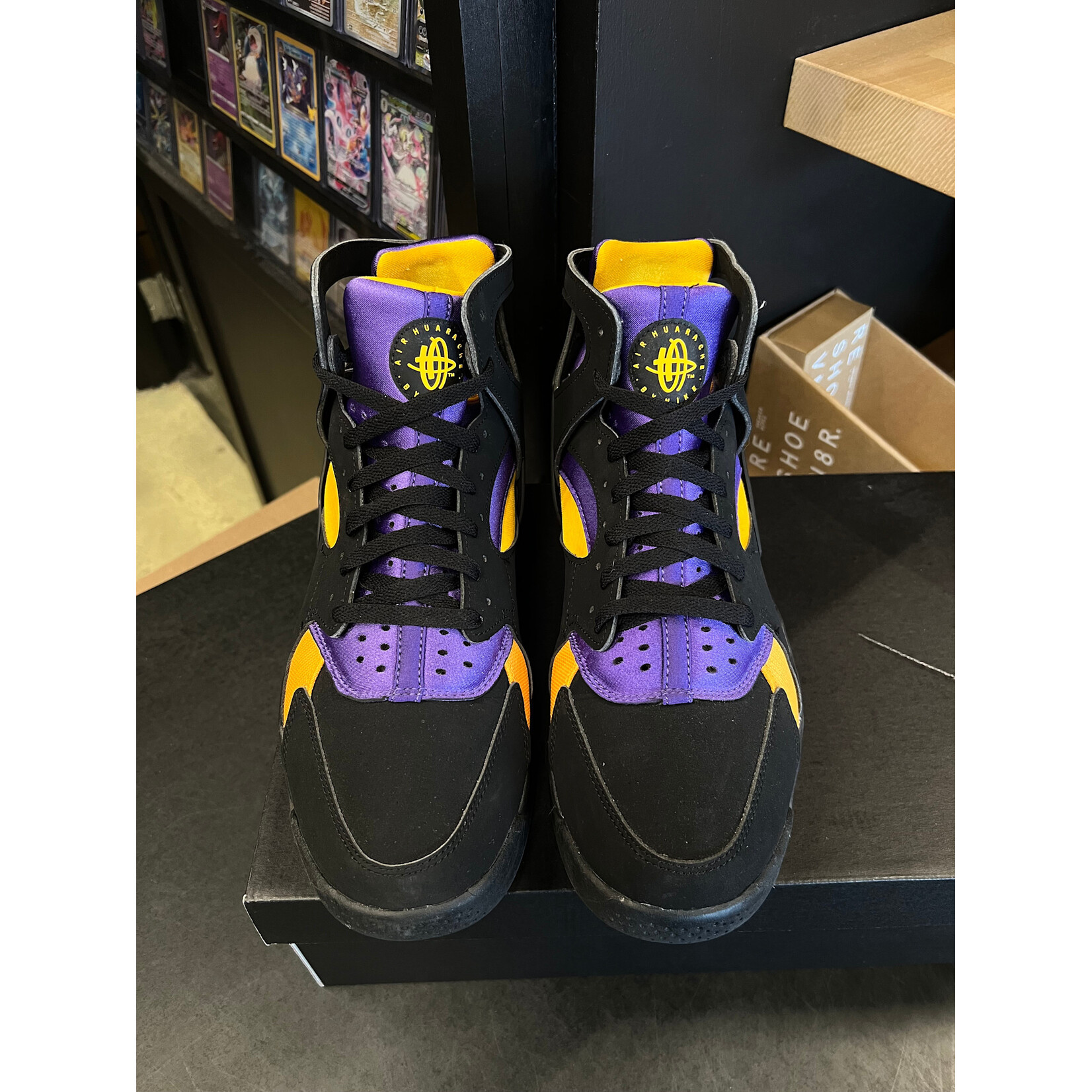 Nike Nike Air Flight Huarache Lakers Away Size 10.5, PREOWNED