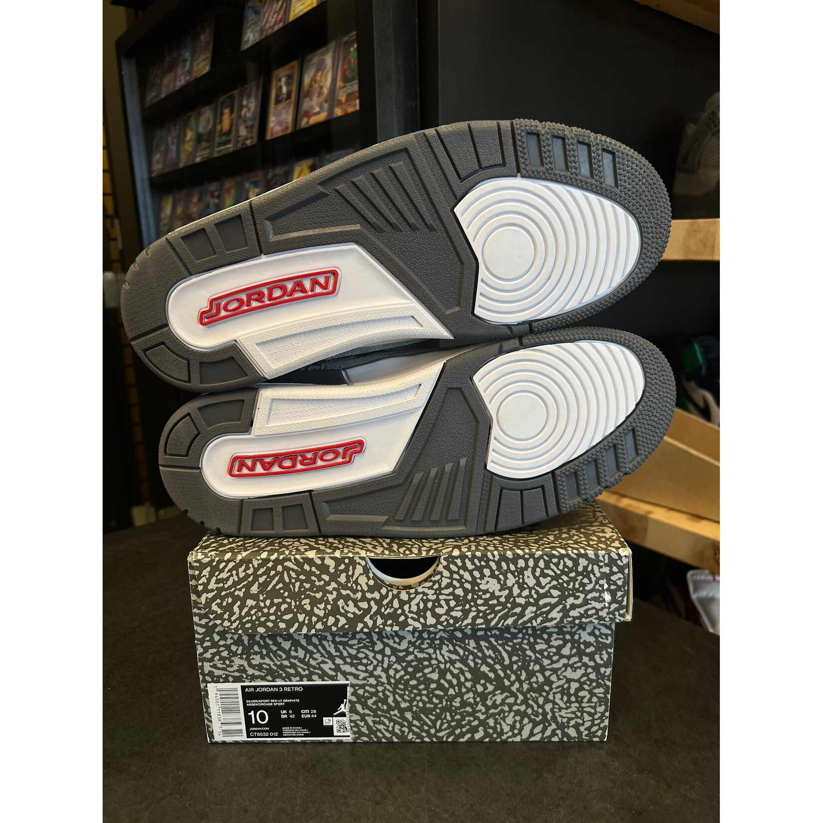 Jordan Jordan 3 Retro Cool Grey (2021) Size 10, PREOWNED