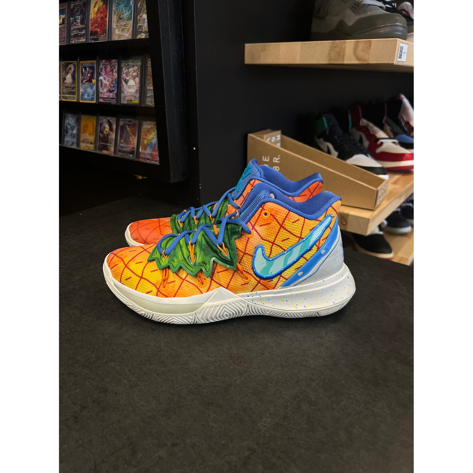 Nike Nike Kyrie 5 Spongebob Pineapple House Size 8.5, PREOWNED