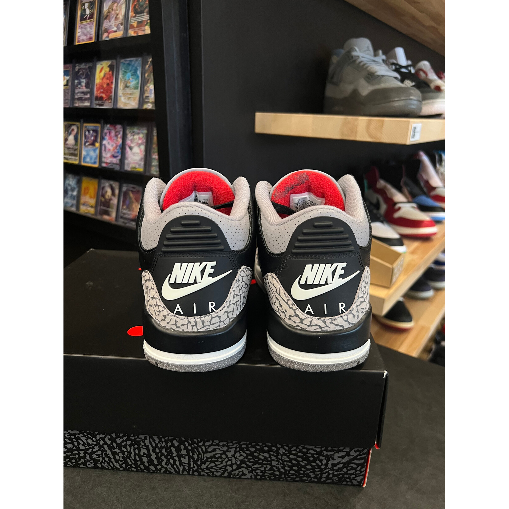 Jordan Jordan 3 Retro OG Black Cement (2024) Size 8, PREOWNED
