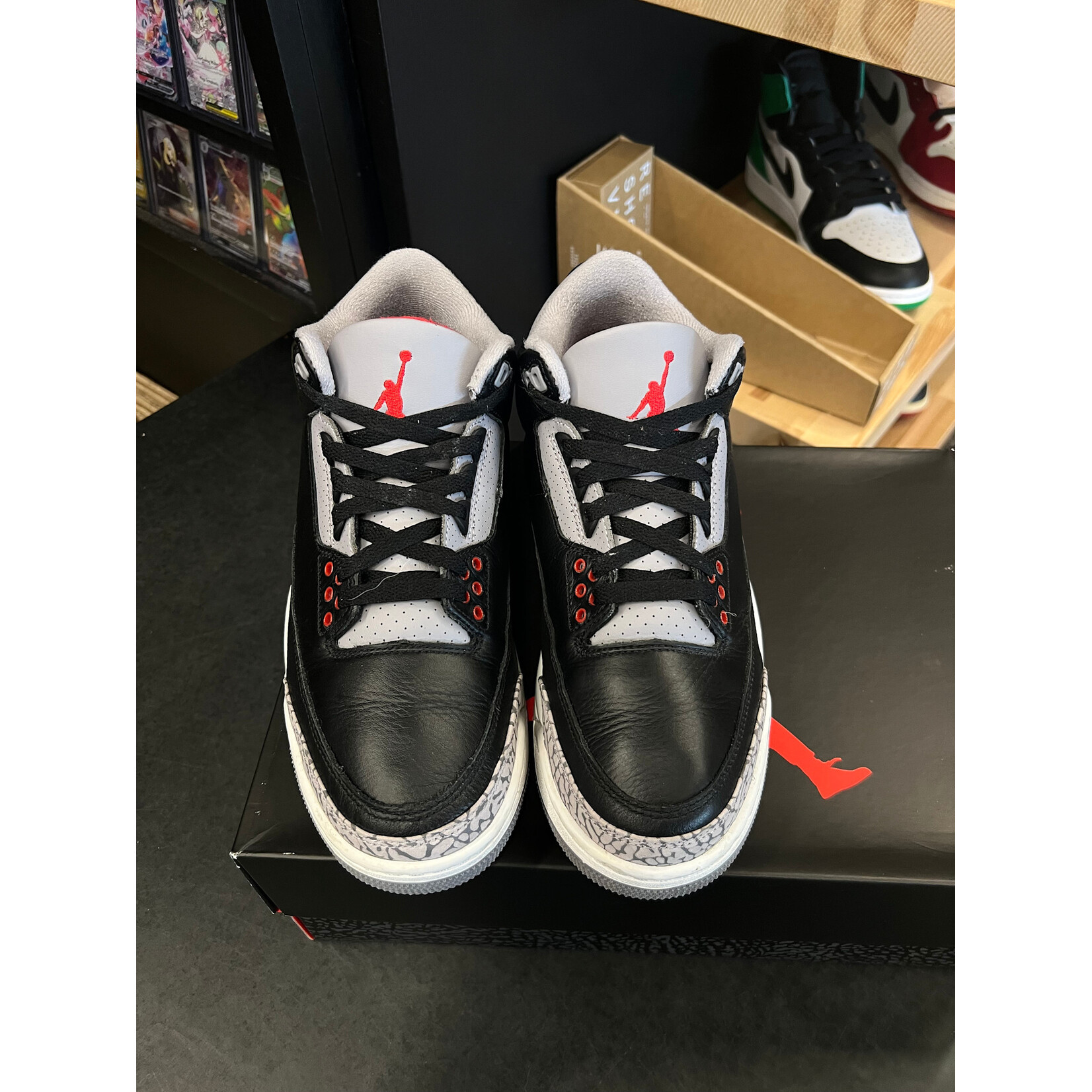 Jordan Jordan 3 Retro OG Black Cement (2024) Size 8, PREOWNED