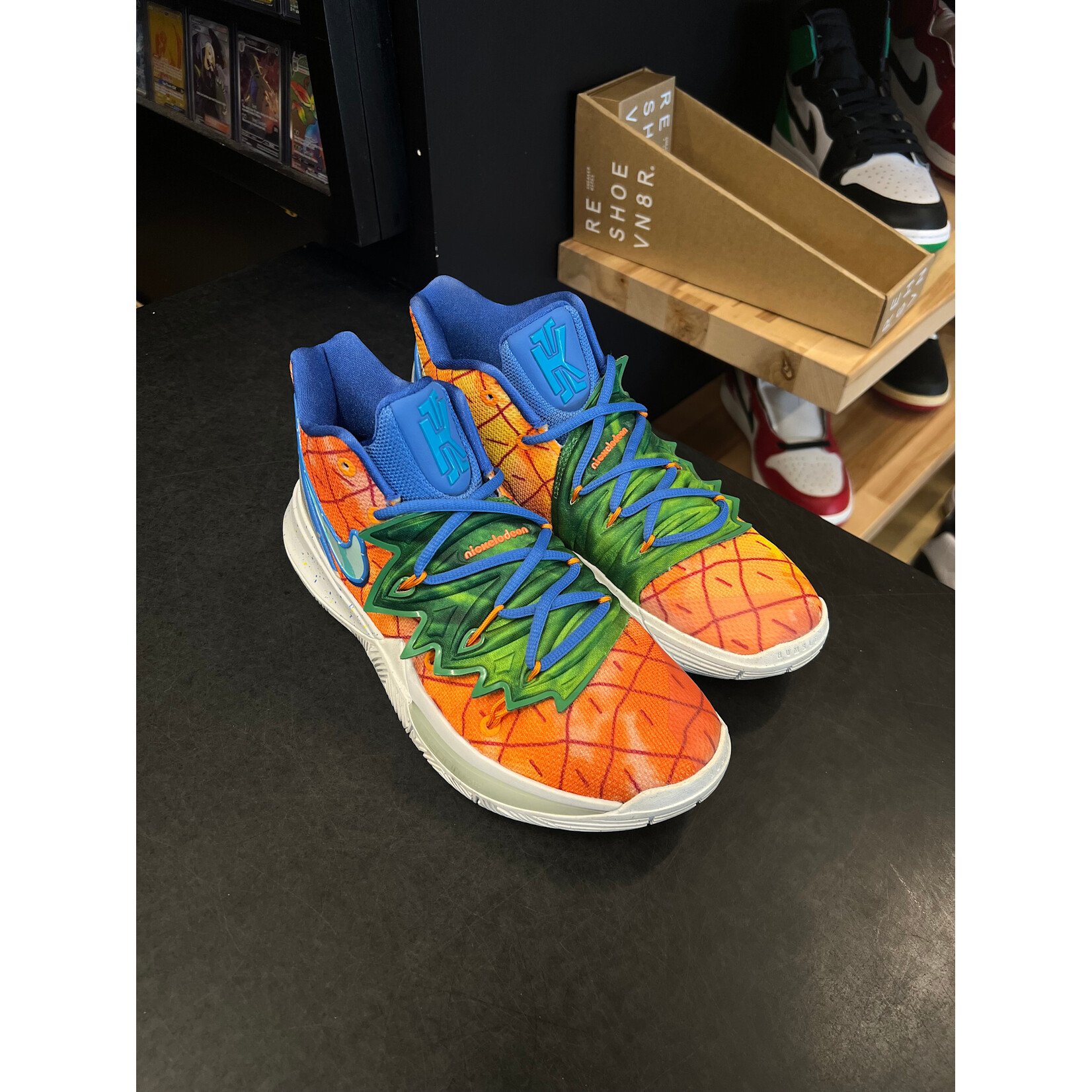 Nike Nike Kyrie 5 Spongebob Pineapple House Size 8.5, PREOWNED