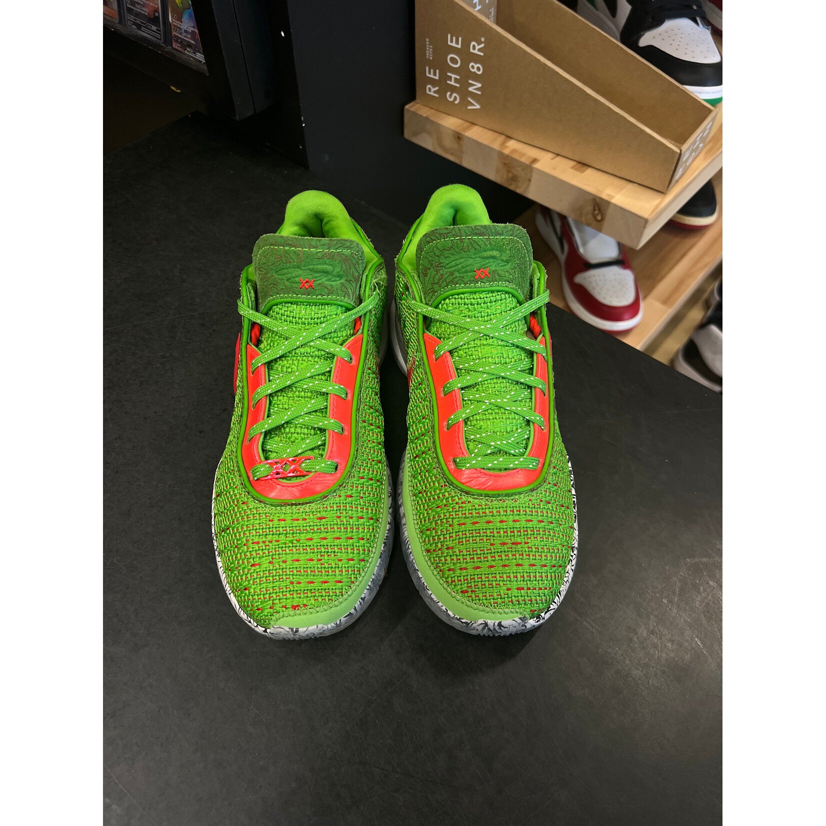 Nike Nike LeBron 20 Stocking Stuffer Size 8.5, PREOWNED