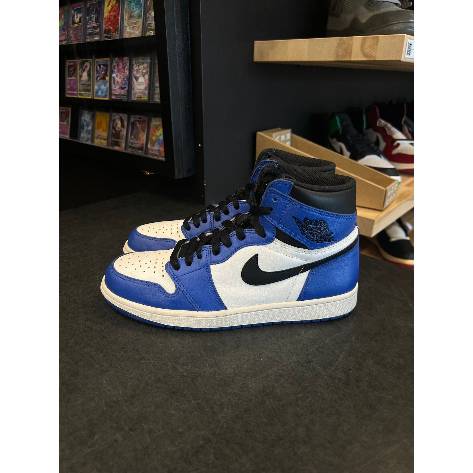 Jordan Jordan 1 Retro High Game Royal Size 9.5, PREOWNED