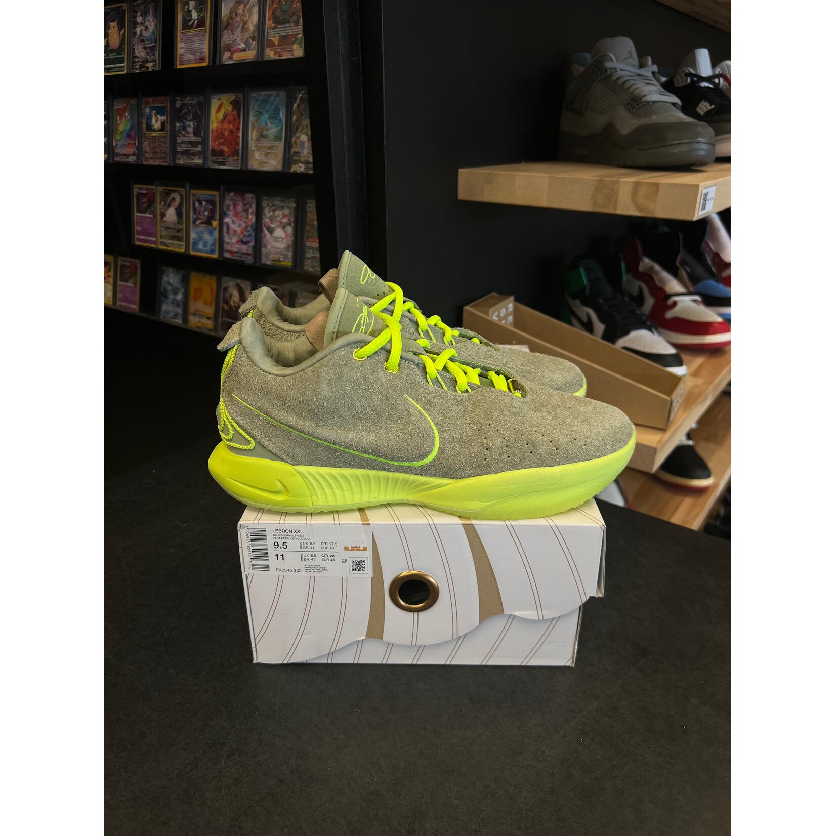 Nike Nike LeBron 21 Algae Size 9.5, PREOWNED