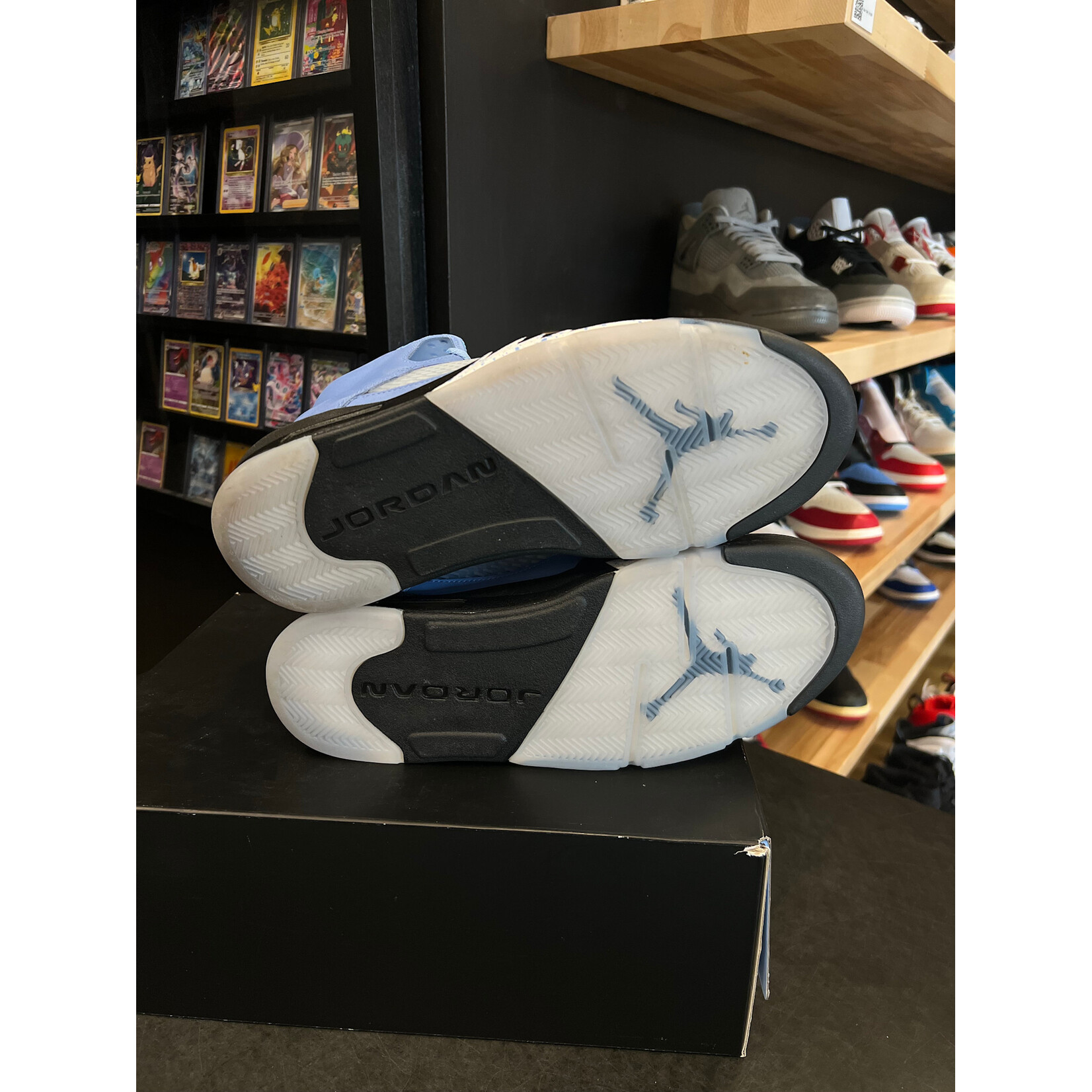 Jordan Jordan 5 Retro UNC University Blue Size 12, PREOWNED