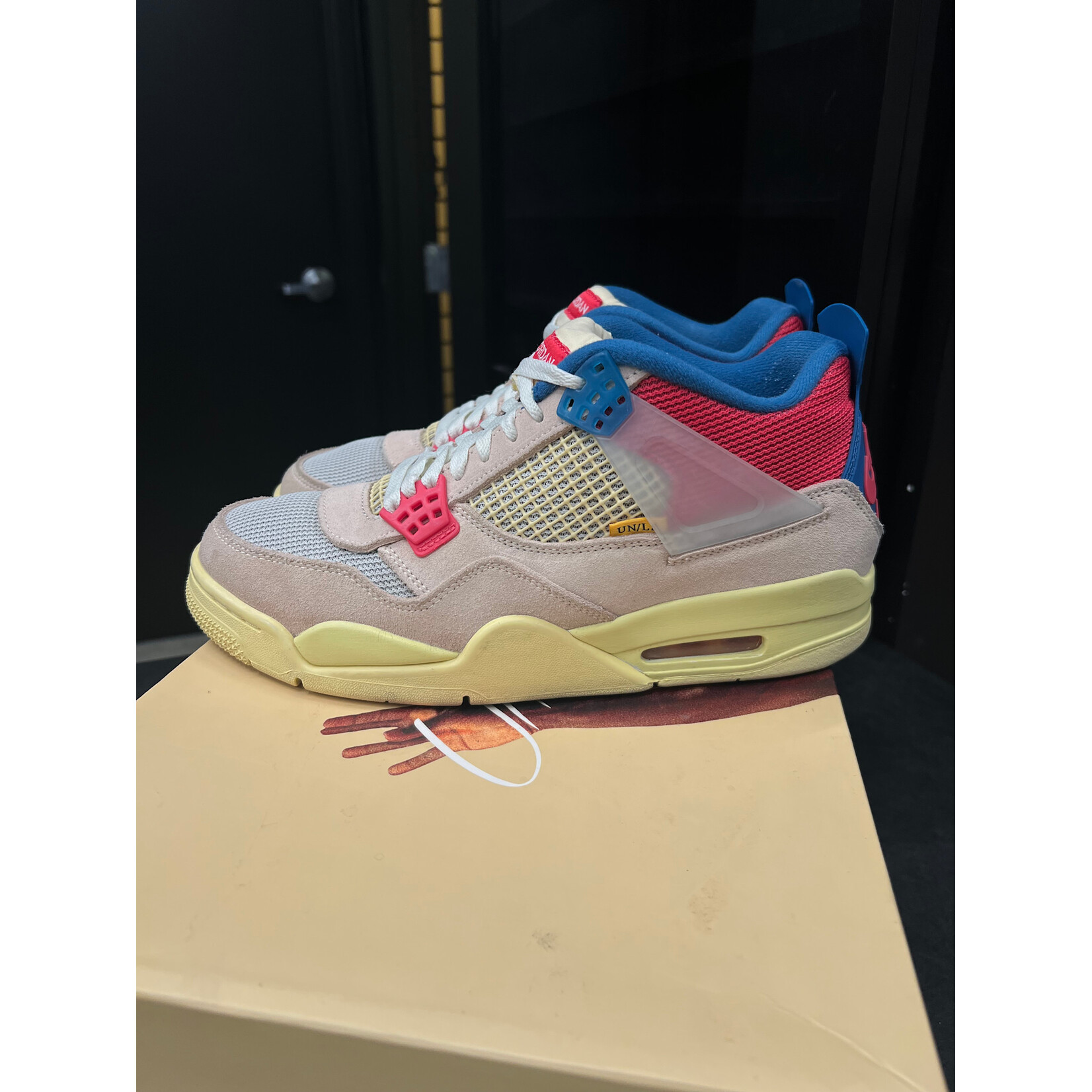 Jordan Jordan 4 Retro Union Guava Ice Size 10, PREOWNED