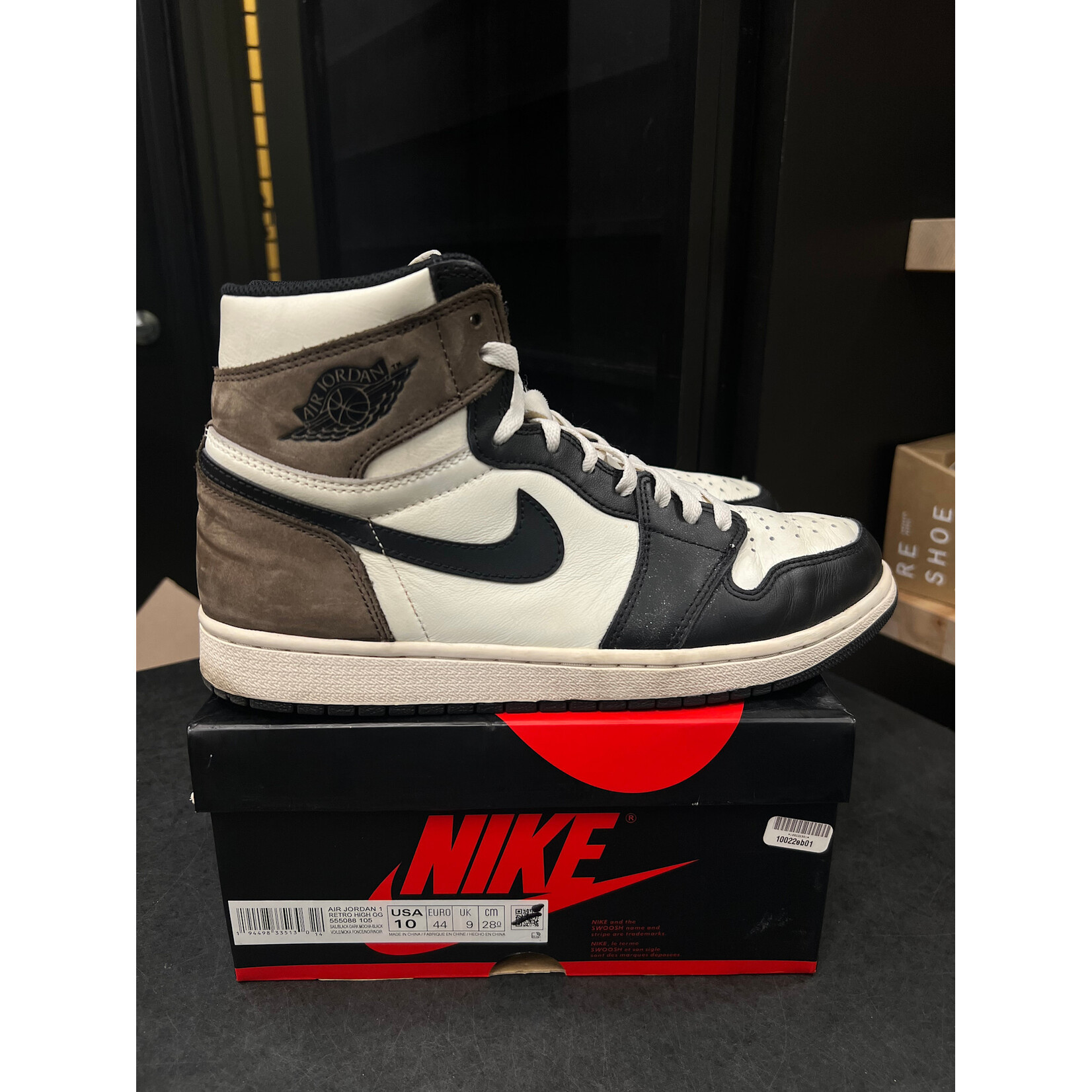 Jordan Jordan 1 Retro High Dark Mocha Size 10, PREOWNED