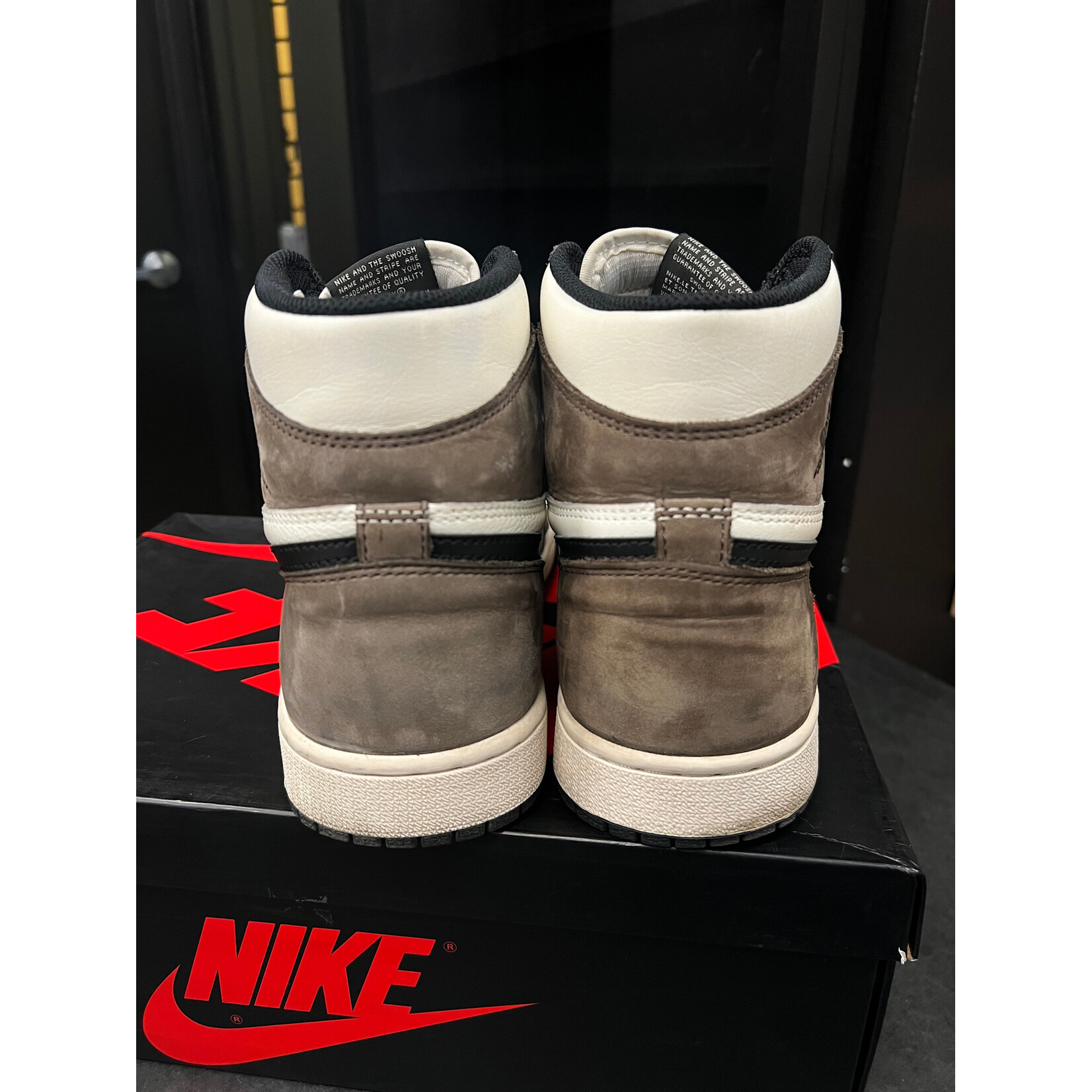 Jordan Jordan 1 Retro High Dark Mocha Size 10, PREOWNED