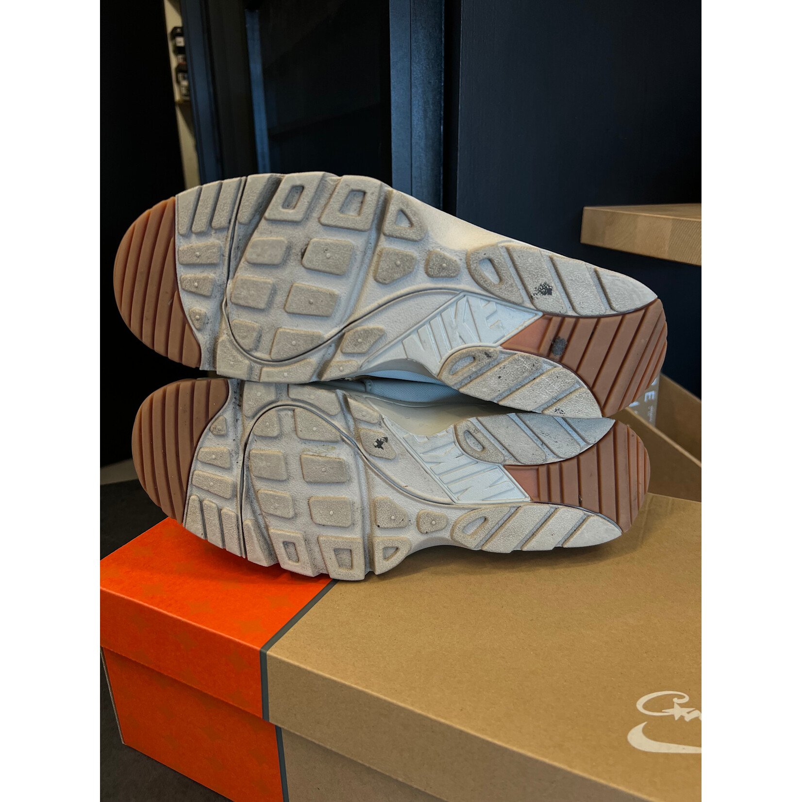 Nike Nike Air Trainer Huarache Corteiz Light Bone Size 10, PREOWNED