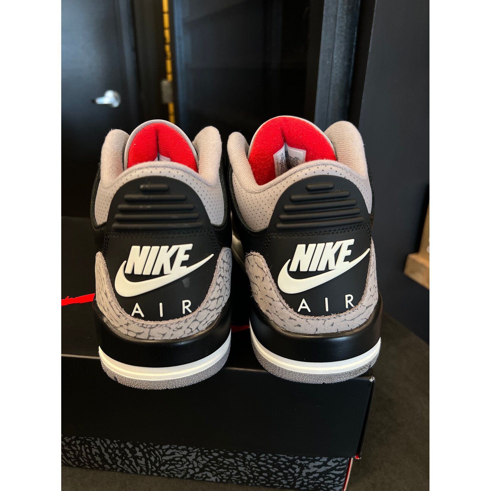 Jordan Jordan 3 Retro OG Black Cement (2024) Size 10, PREOWNED