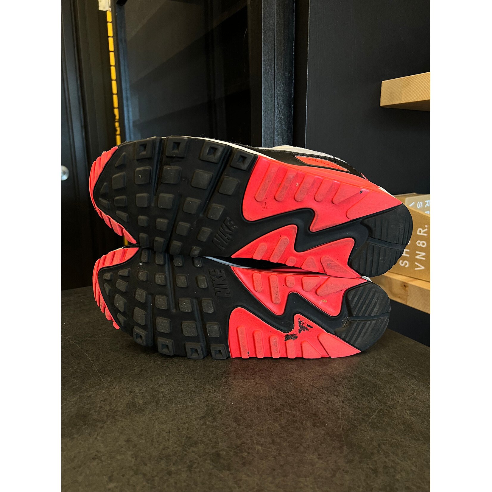 Nike Nike Air Max 90 Infrared (2010) Size 11, PREOWNED