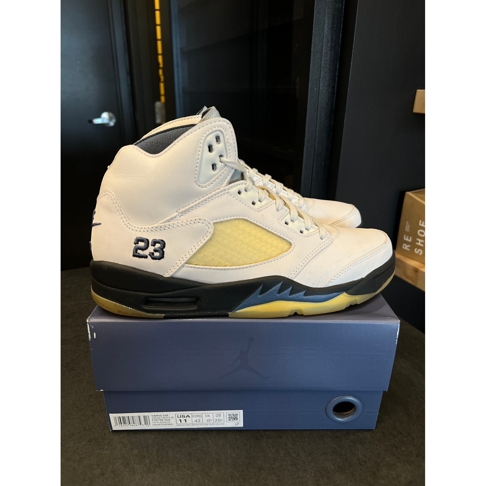 Jordan Jordan 5 Retro A Ma Maniére Dawn (Women's) Size 11W, PREOWNED