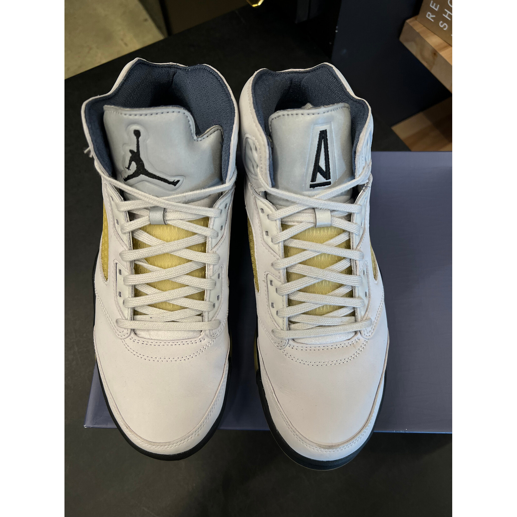 Jordan Jordan 5 Retro A Ma Maniére Dawn (Women's) Size 11W, PREOWNED