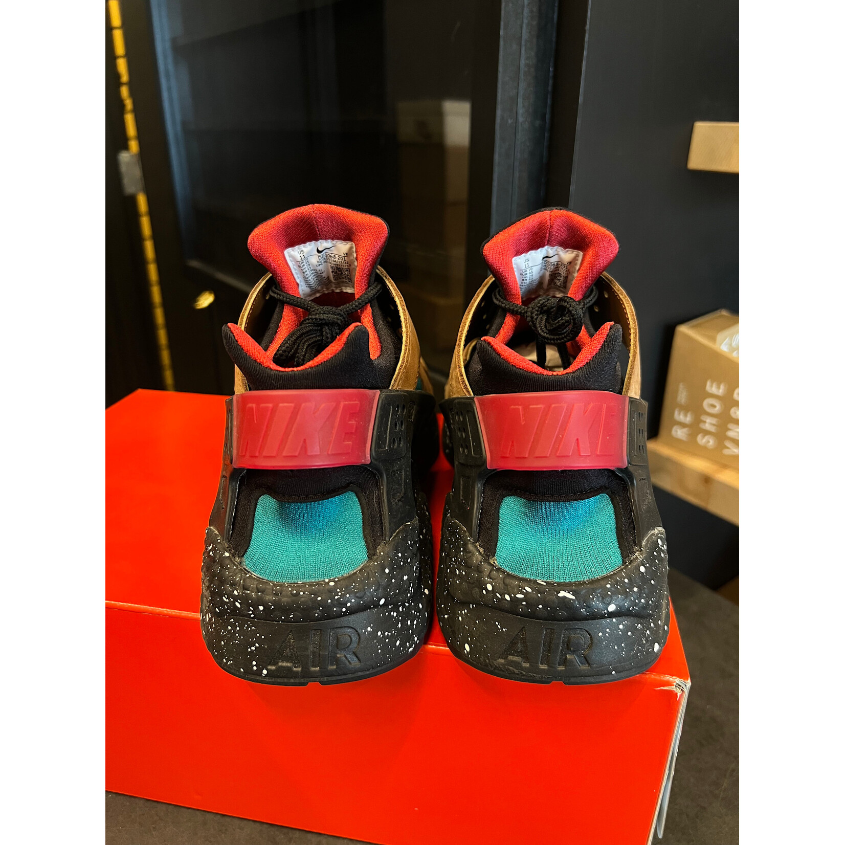 Nike Nike Air Huarache Light British Tan Geode Green Size 11, PREOWNED