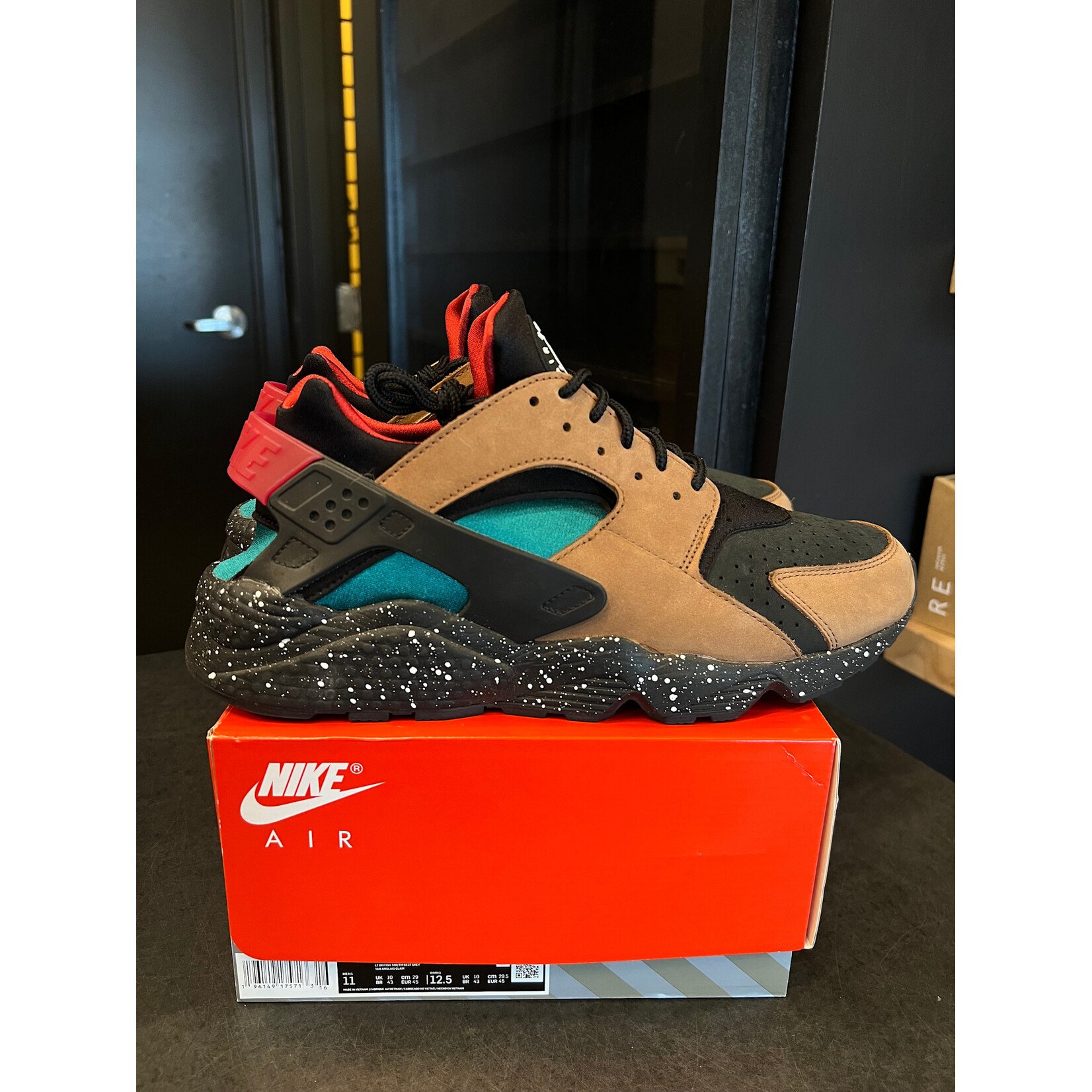 Nike Nike Air Huarache Light British Tan Geode Green Size 11, PREOWNED