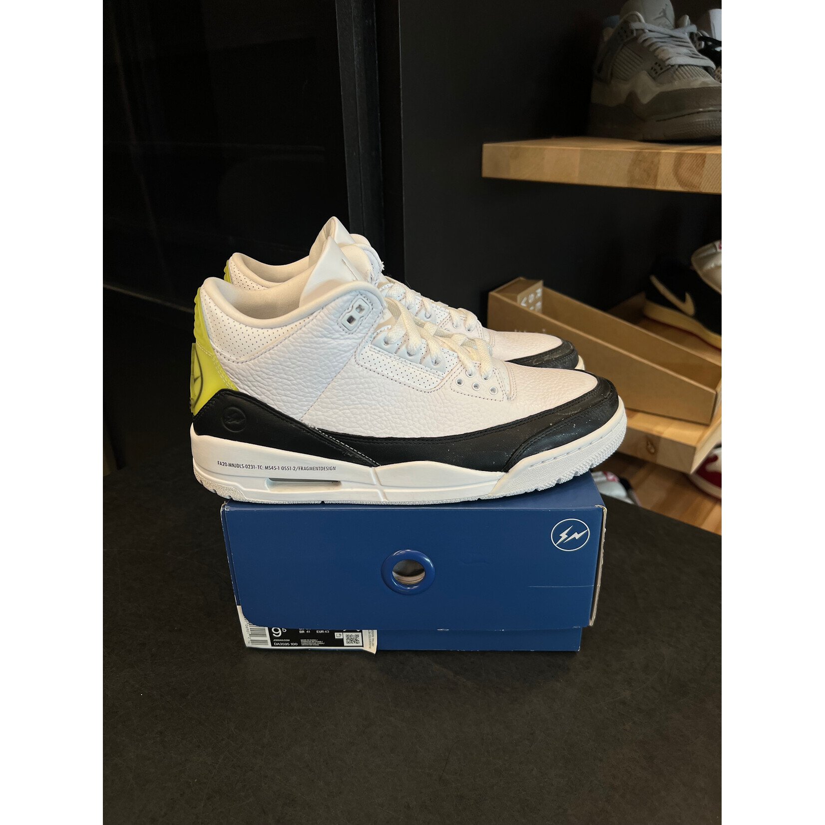 Jordan Jordan 3 Retro Fragment Size 9.5, DS BRAND NEW FLAWS