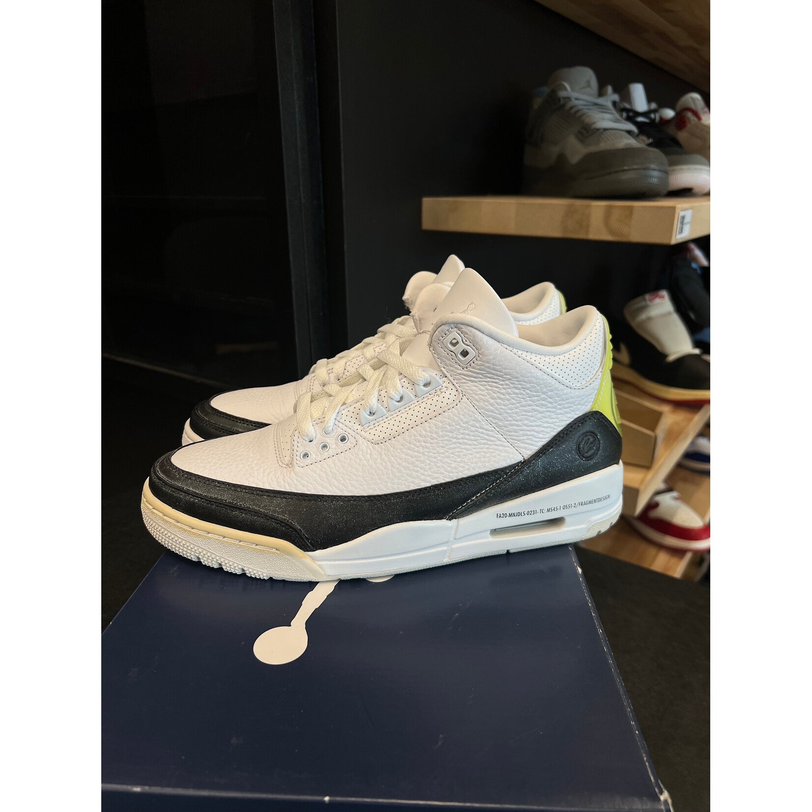 Jordan Jordan 3 Retro Fragment Size 9.5, DS BRAND NEW FLAWS