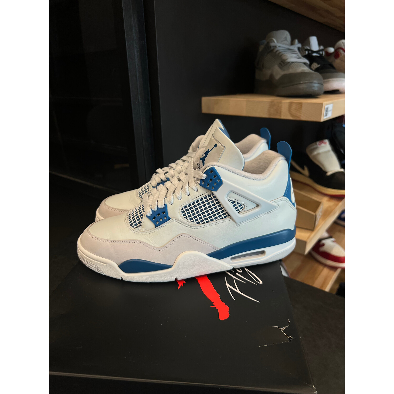 Jordan Jordan 4 Retro Military Blue (2024) Size 9.5, PREOWNED