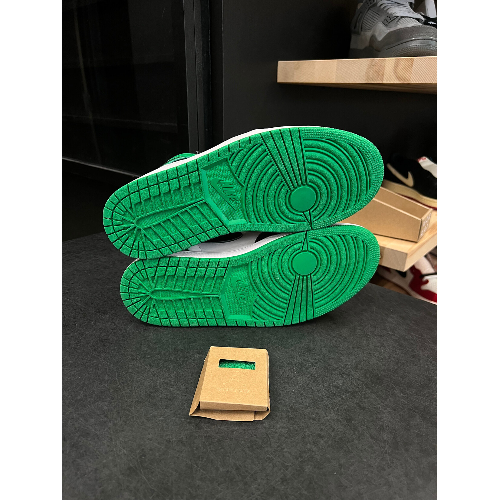 Jordan Jordan 1 Retro High OG Lucky Green Size 9.5, PREOWNED
