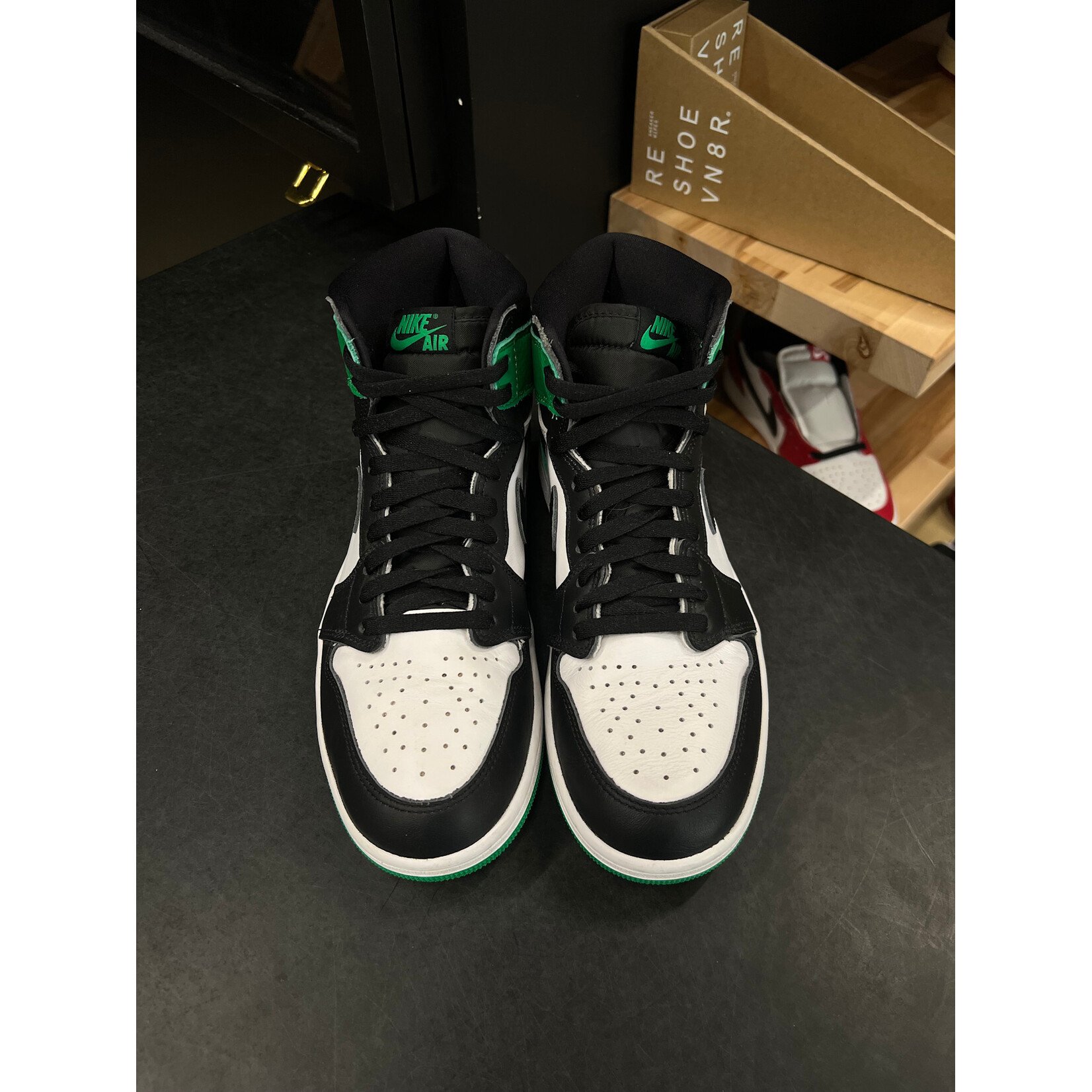 Jordan Jordan 1 Retro High OG Lucky Green Size 9.5, PREOWNED