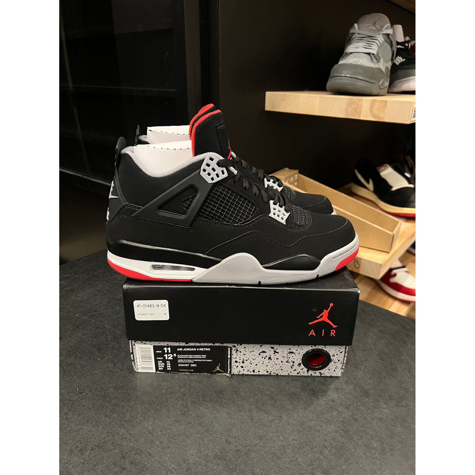 Jordan Jordan 4 Retro Bred (2019) Size 11, PREOWNED