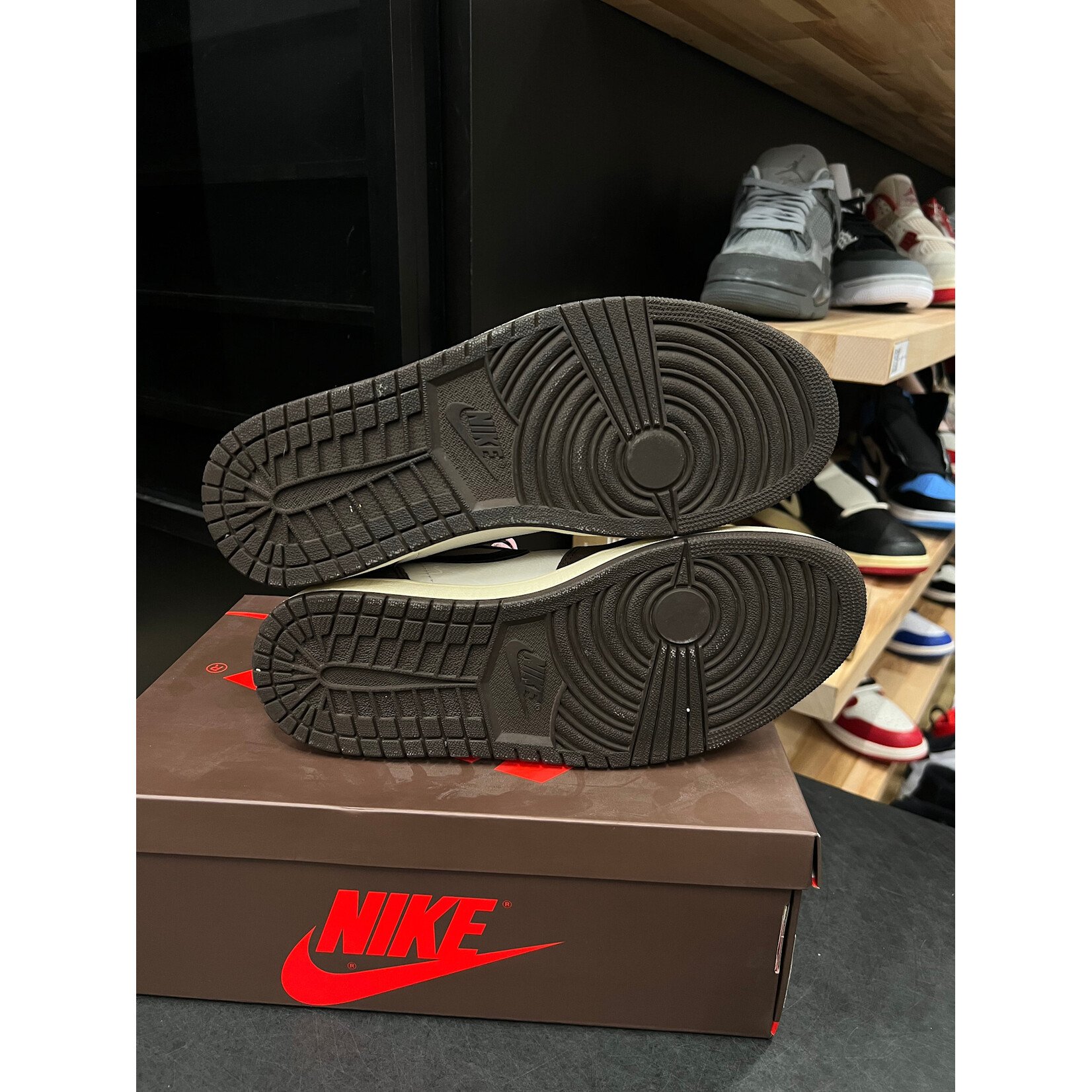 Jordan Jordan 1 Retro High OG SP Travis Scott Mocha Size 11, PREOWNED