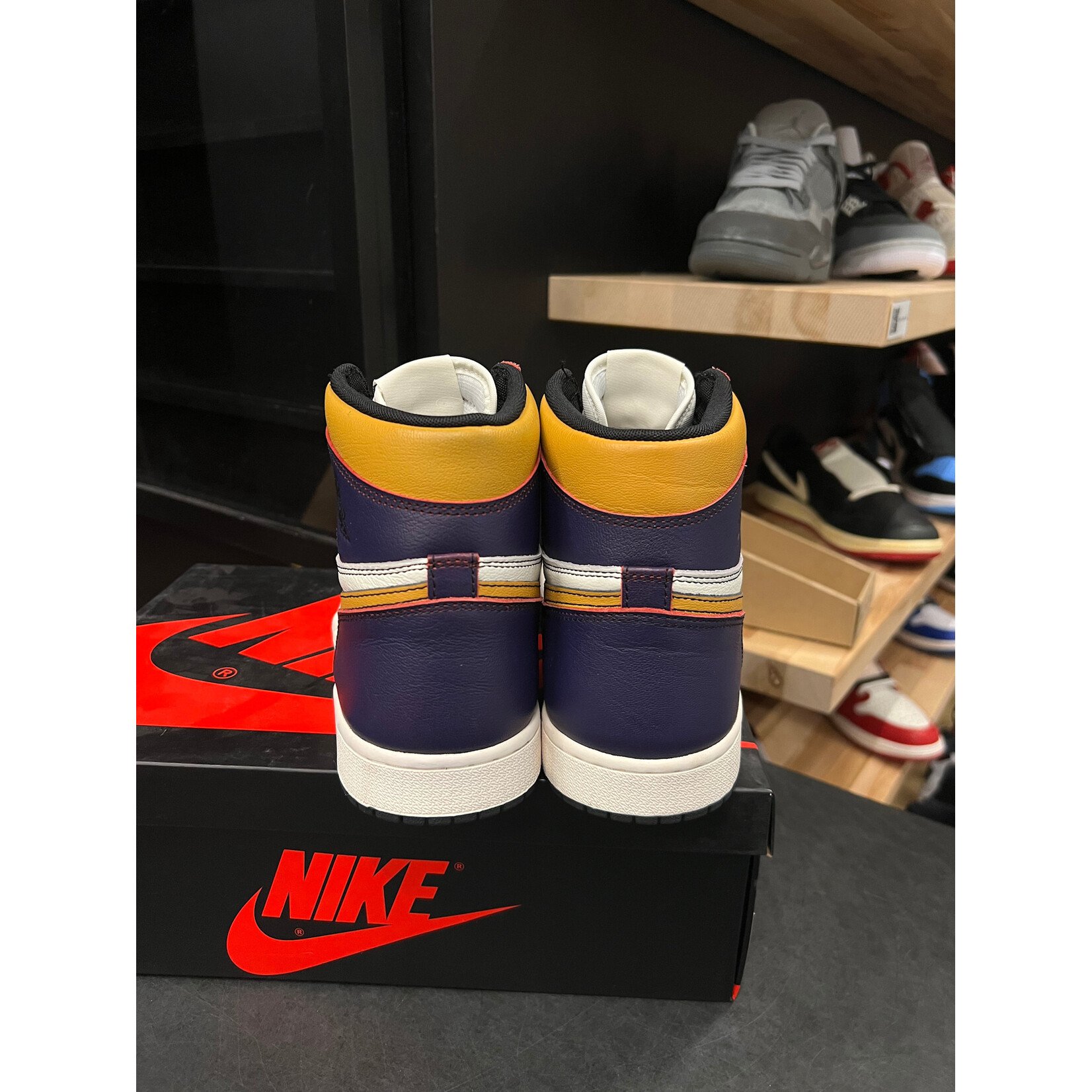 Jordan Jordan 1 Retro High OG Defiant SB LA to Chicago Size 11, PREOWNED