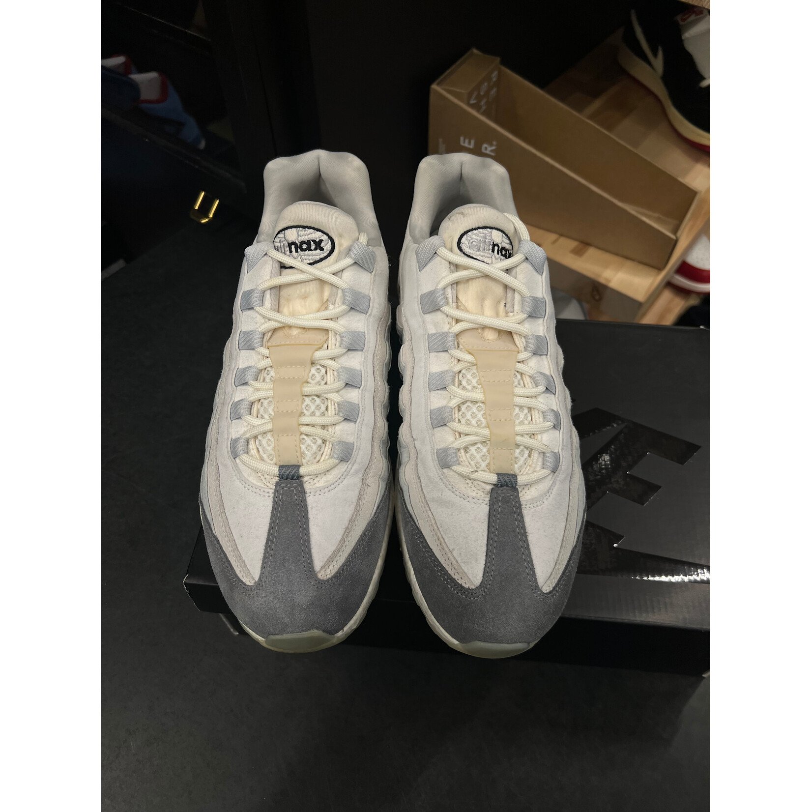 Nike Nike Air Max 95 Light Bone GID Size 11, PREOWNED