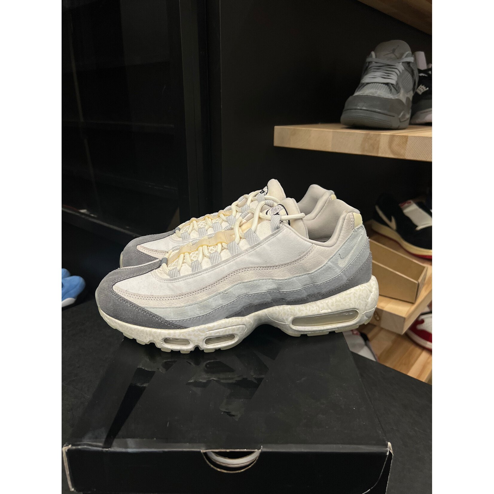 Nike Nike Air Max 95 Light Bone GID Size 11, PREOWNED