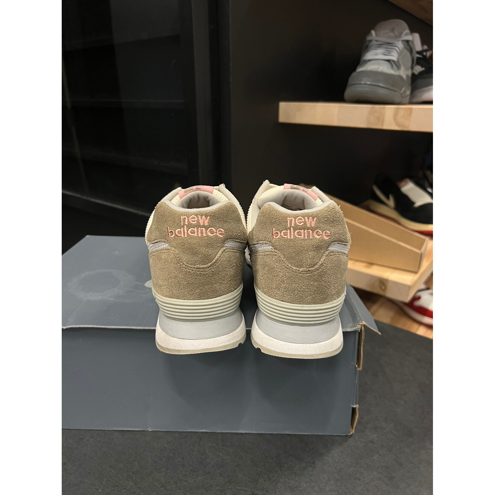 New Balance New Balance 574 Pink Olive Size 11, PREOWNED