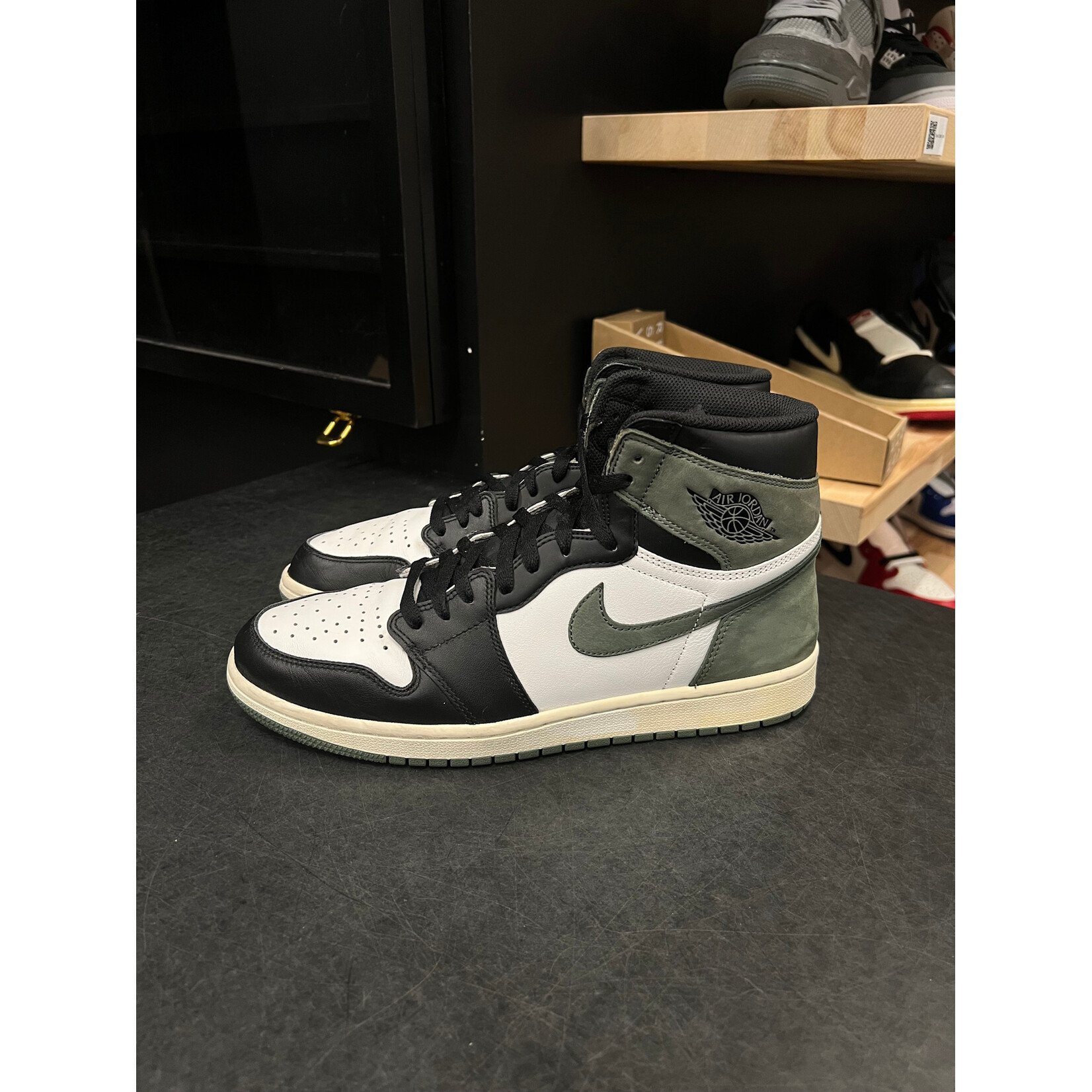 Jordan Jordan 1 Retro High Clay Green Size 11, PREOWNED
