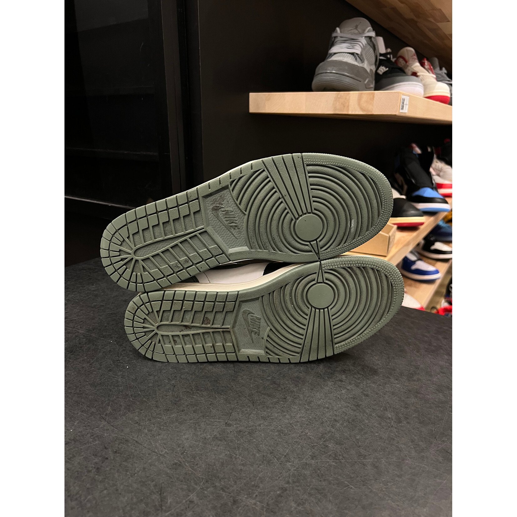 Jordan Jordan 1 Retro High Clay Green Size 11, PREOWNED